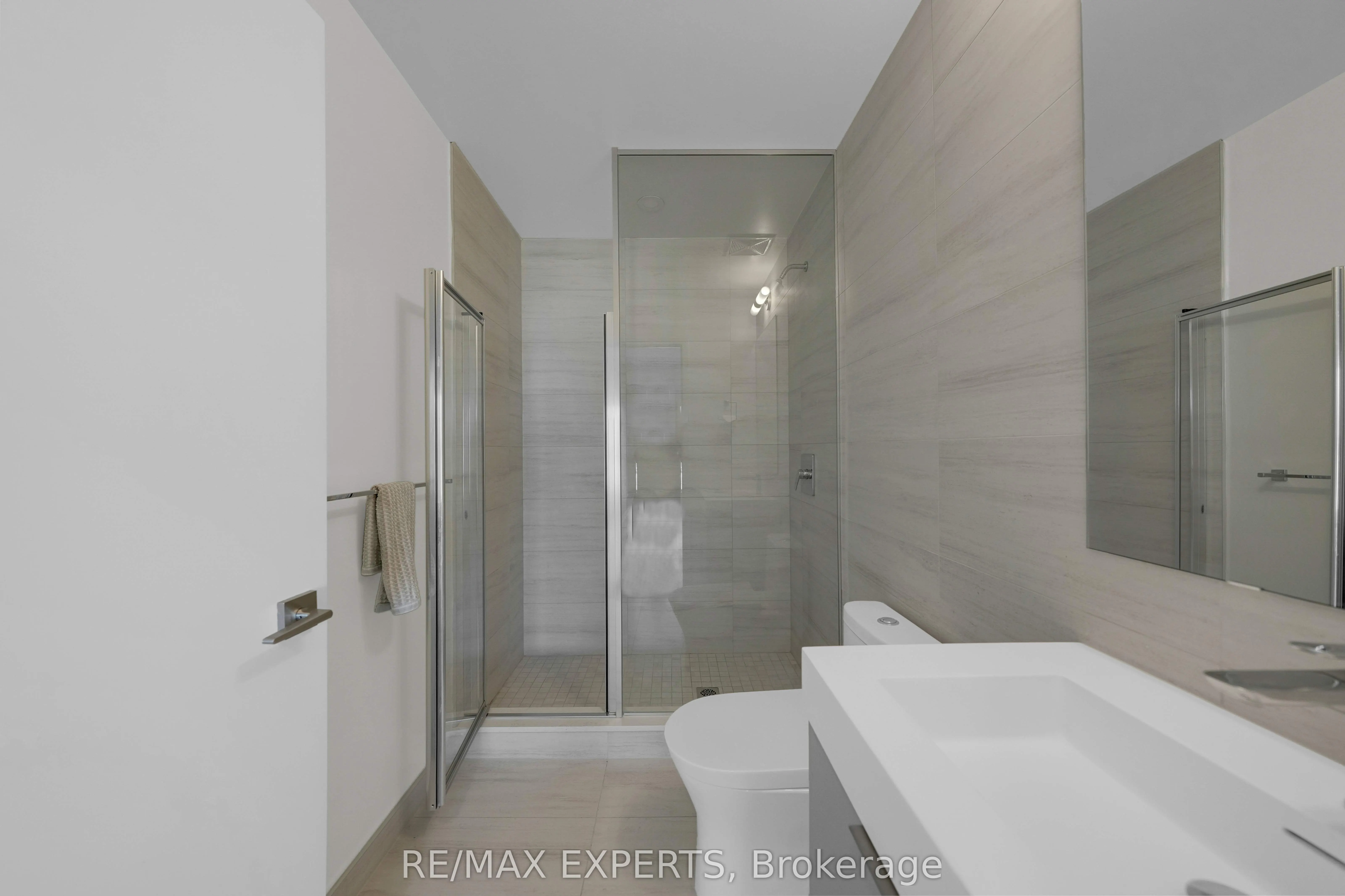 10 Abeja Street, #424