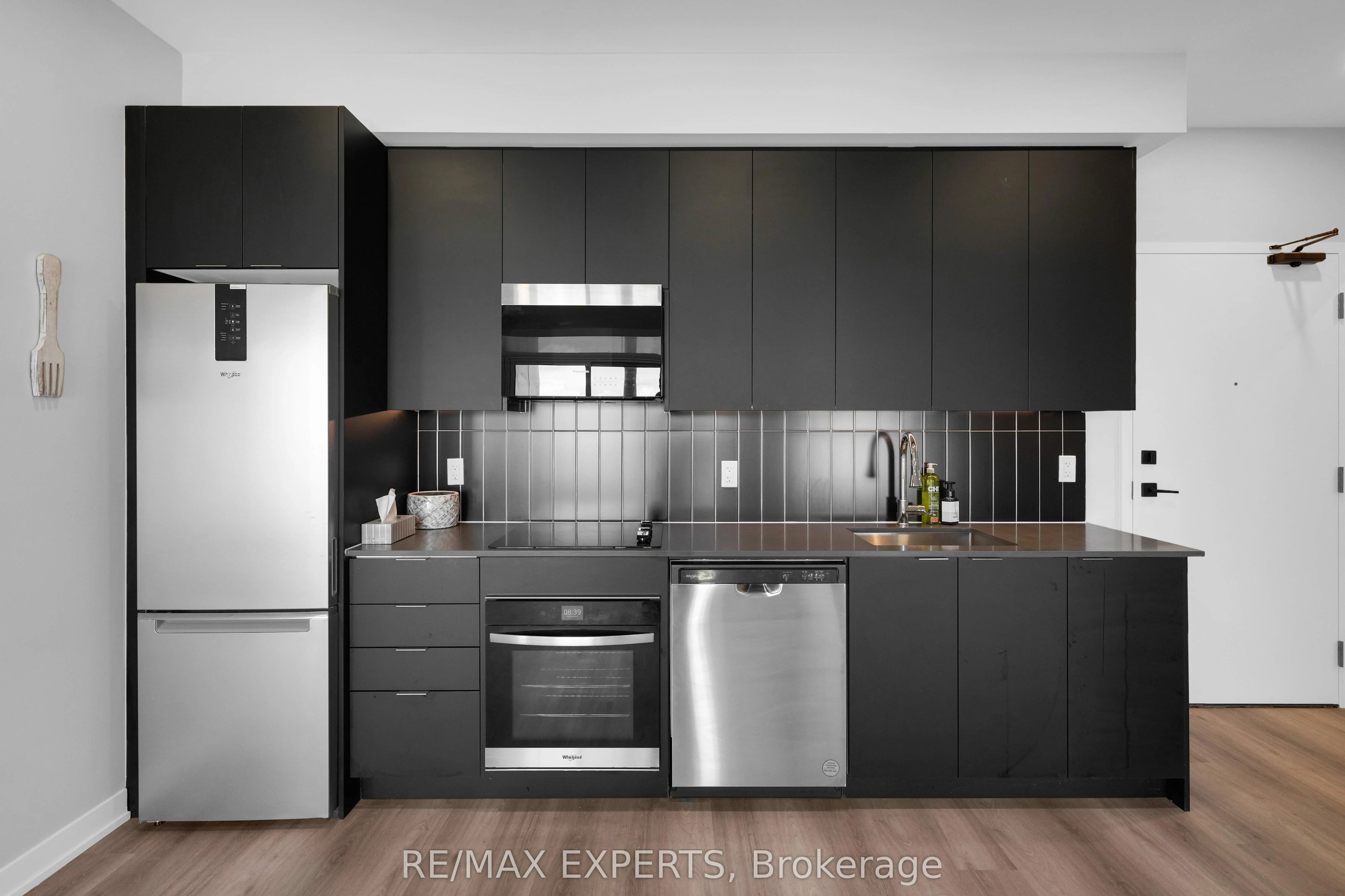 10 Abeja Street, #424