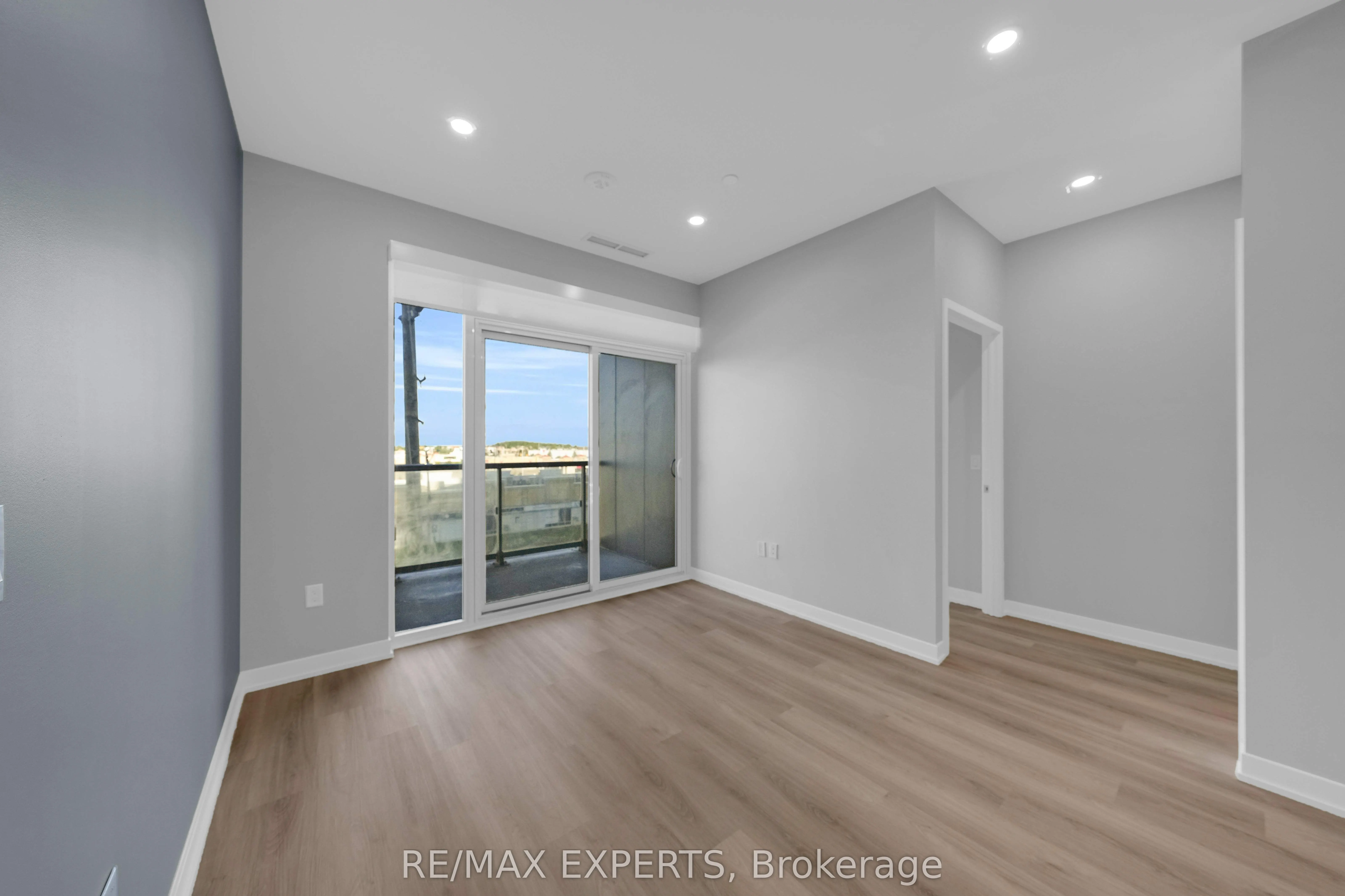 10 Abeja Street, #424