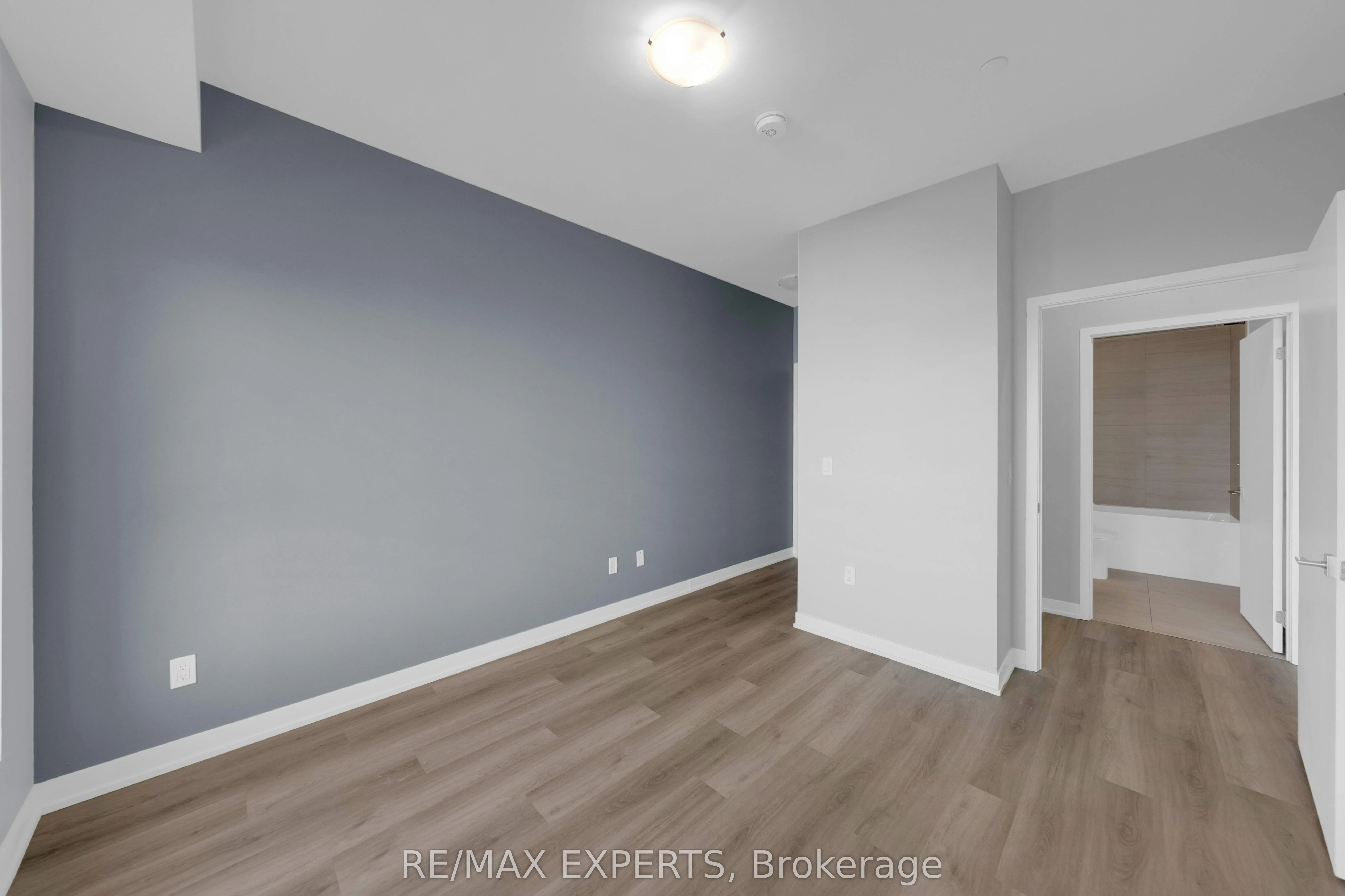 10 Abeja Street, #424