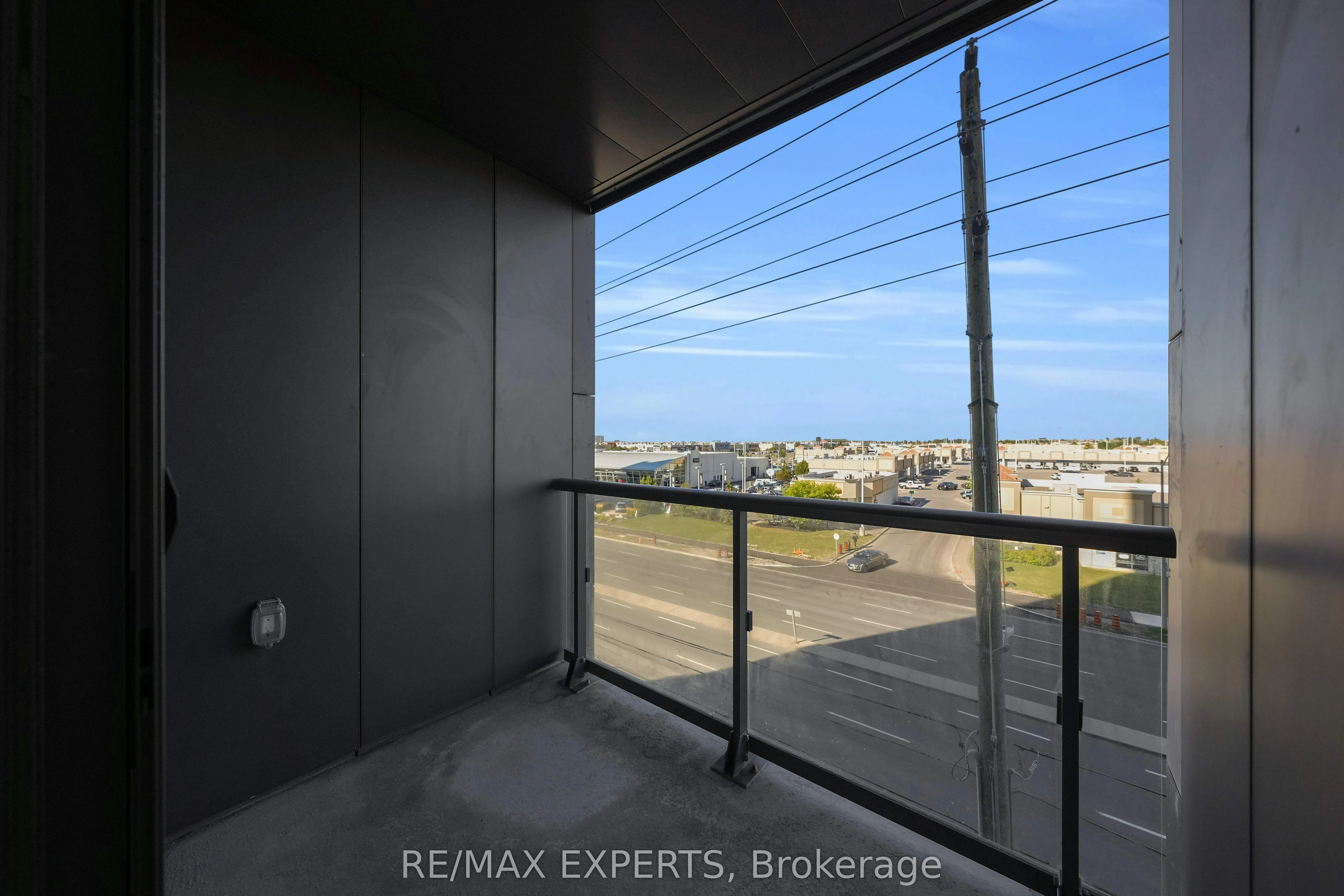 10 Abeja Street, #424