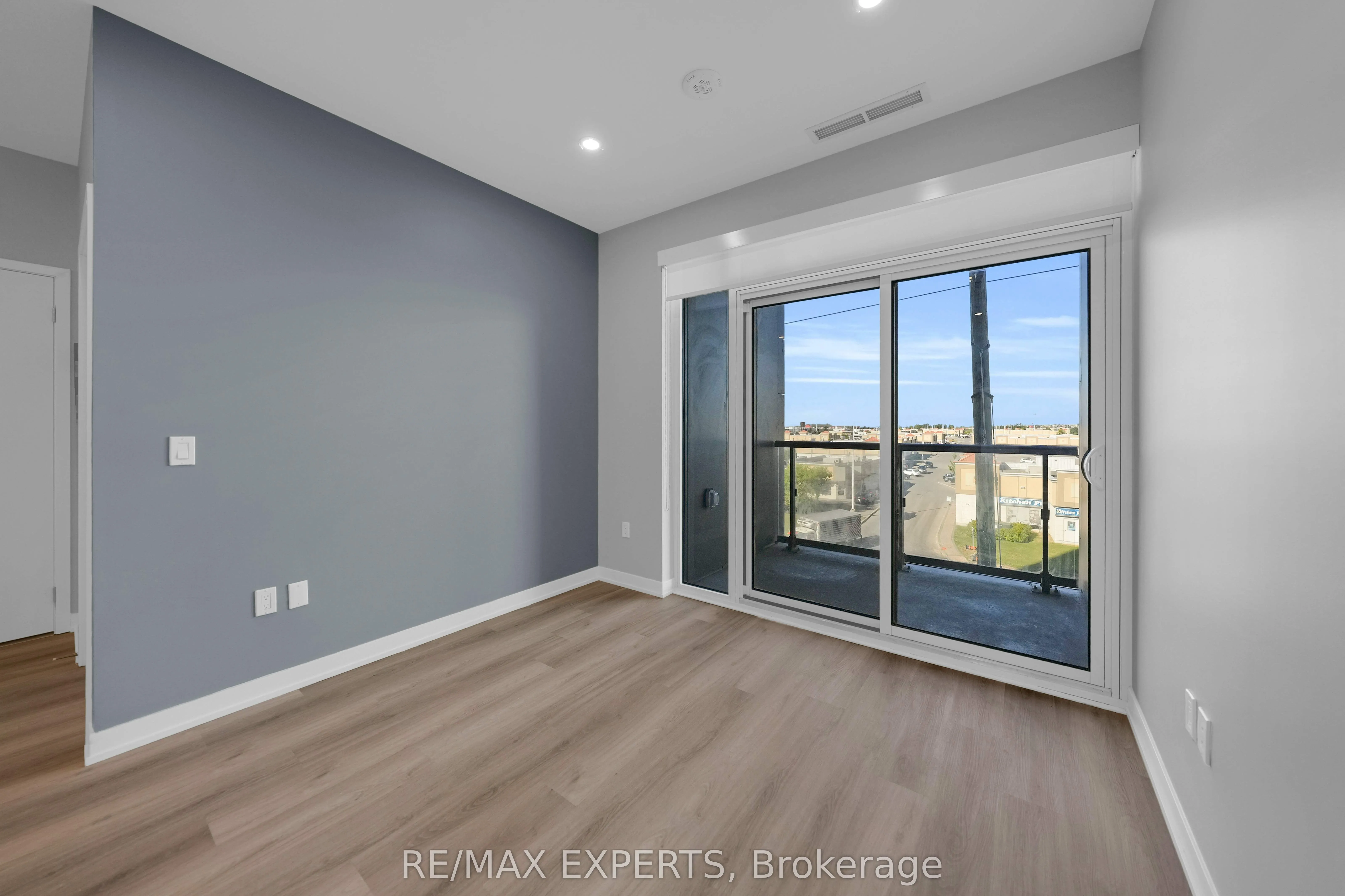 10 Abeja Street, #424