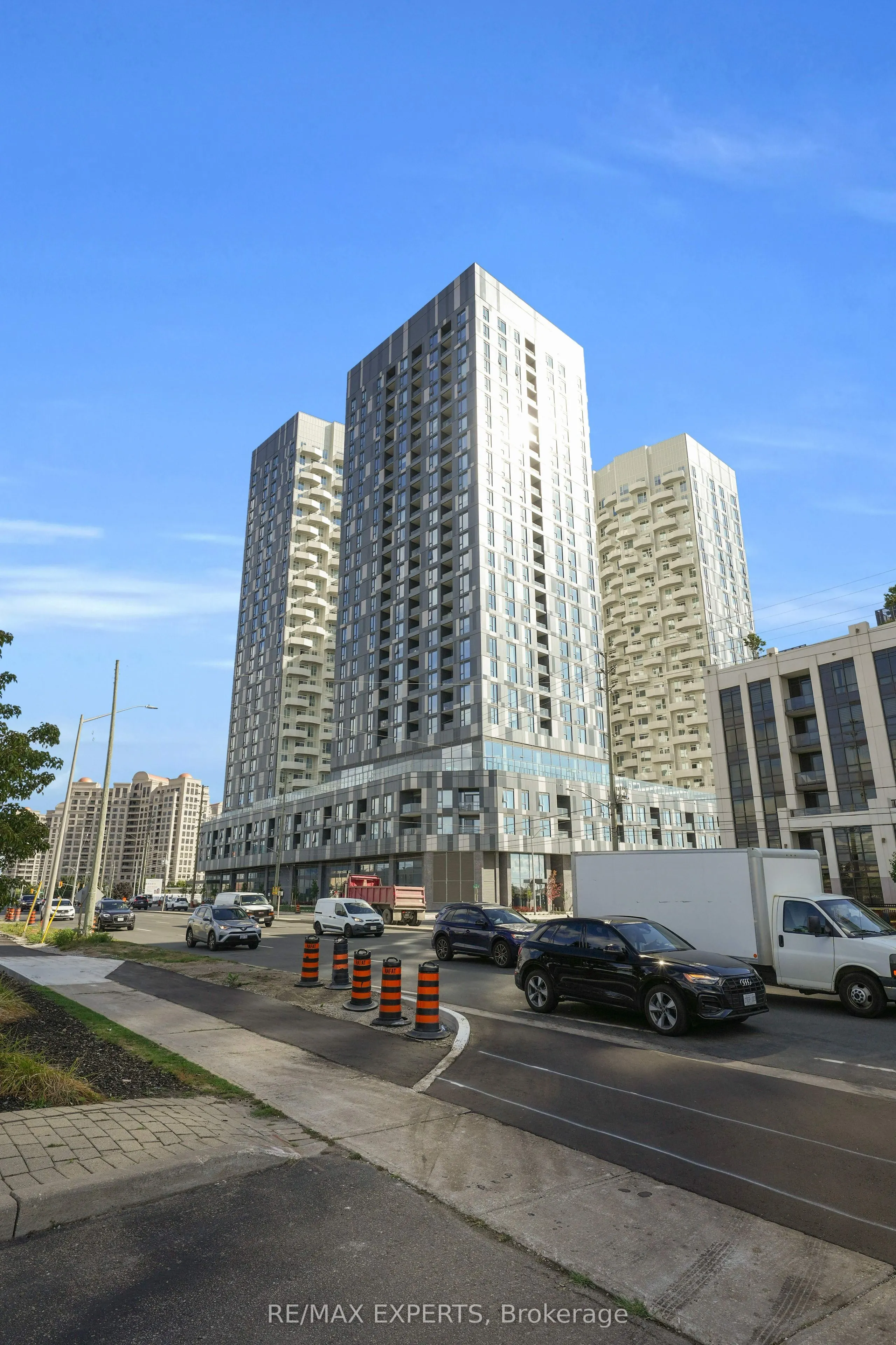10 Abeja Street, #424