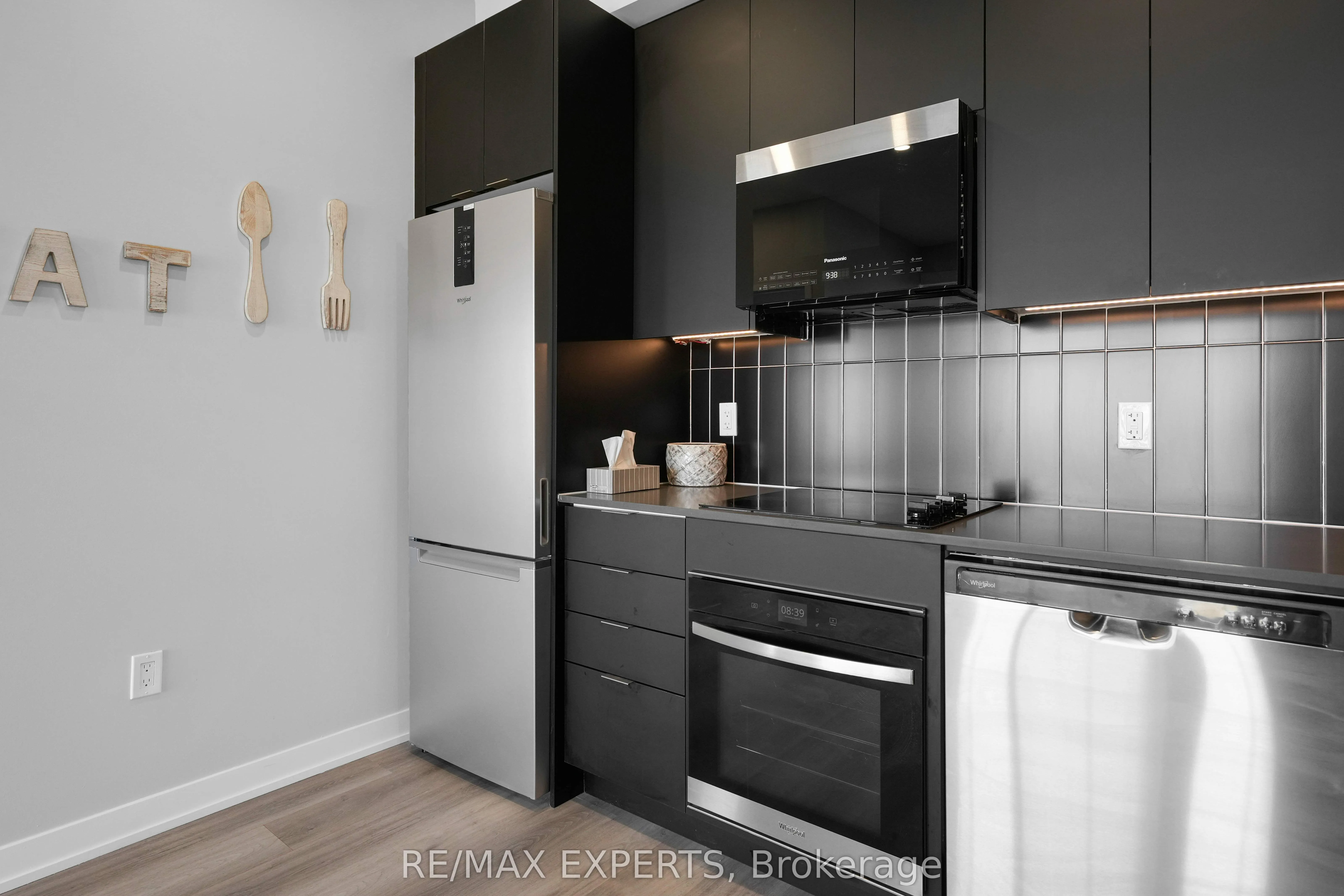 10 Abeja Street, #424