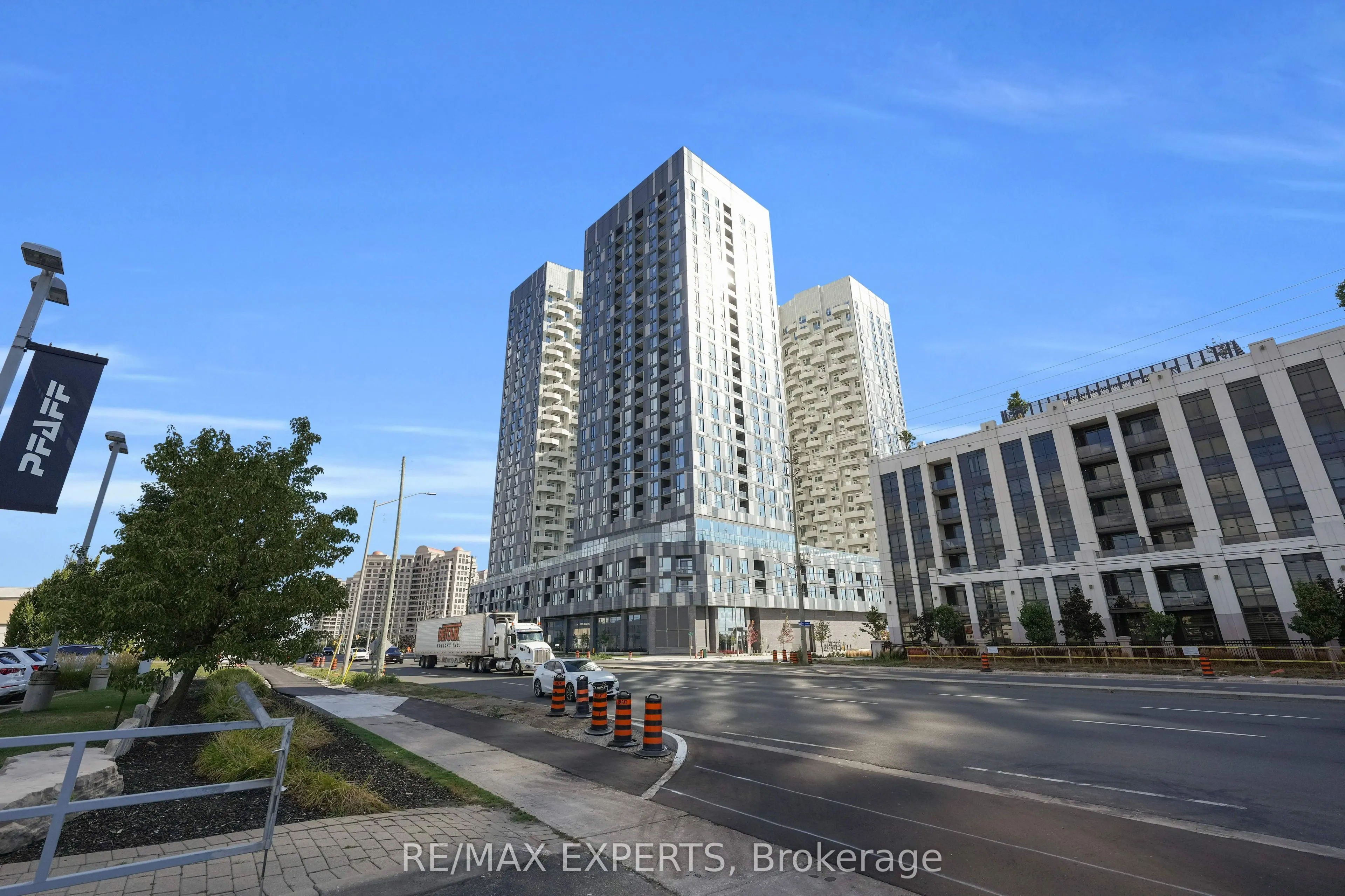 10 Abeja Street, #424