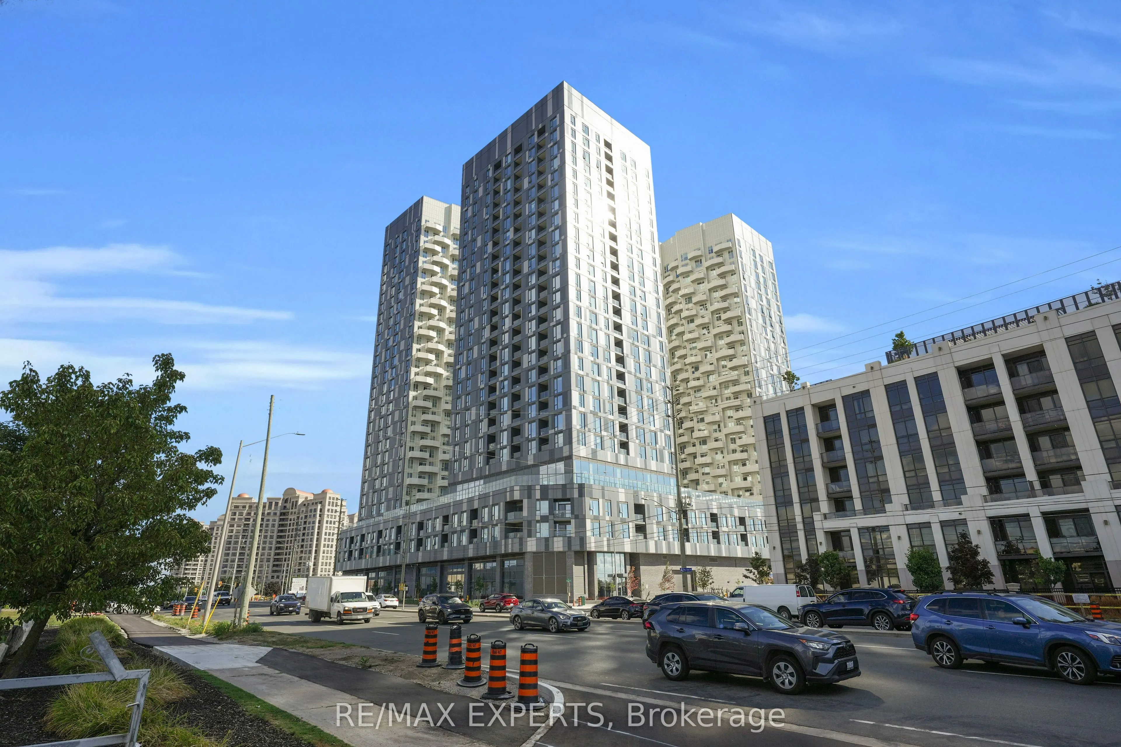 10 Abeja Street, #424