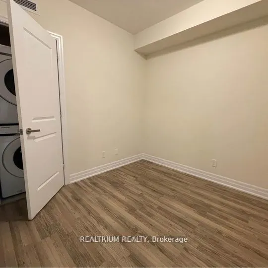 9075 Jane Street, #1207