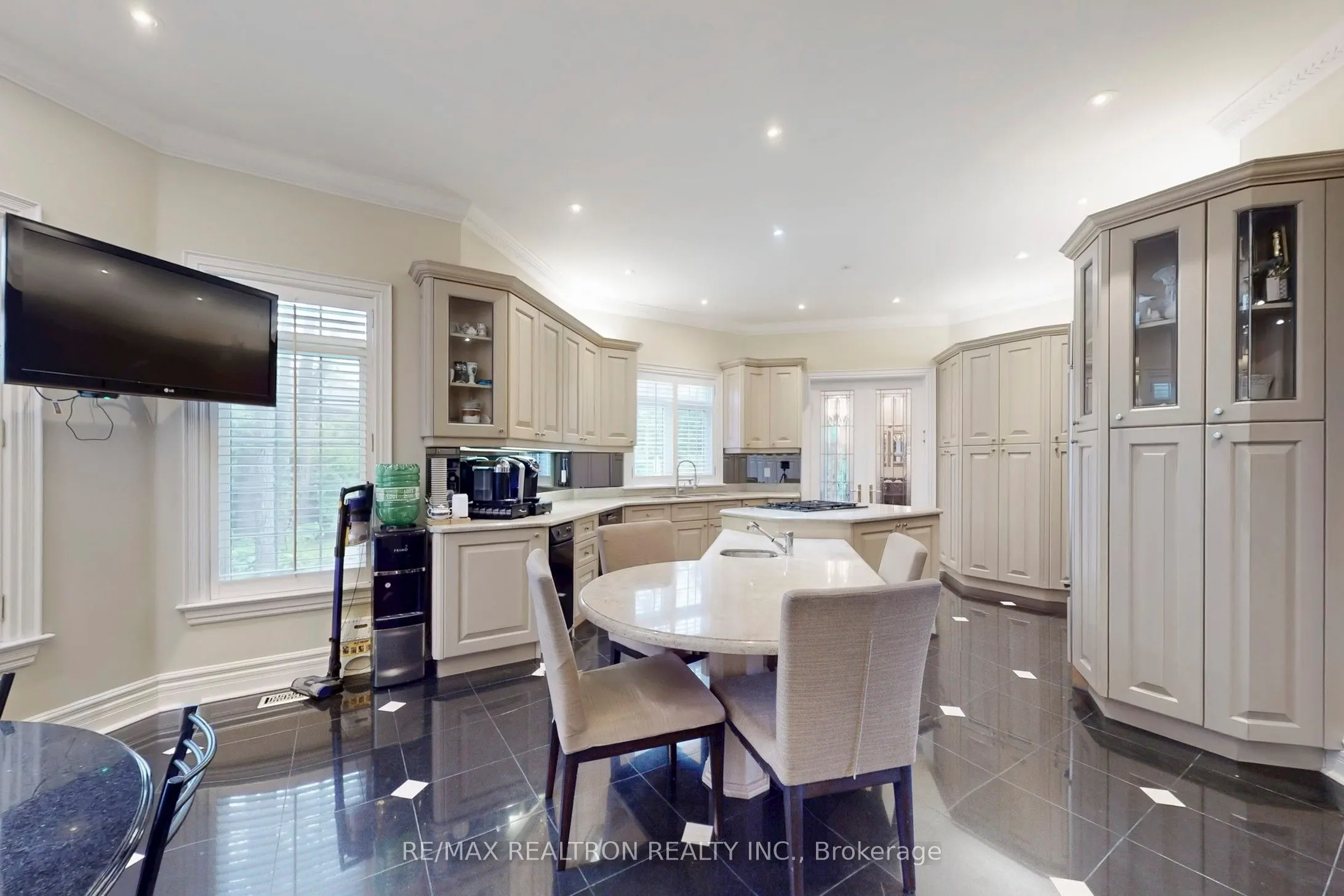 161 Renaissance Court