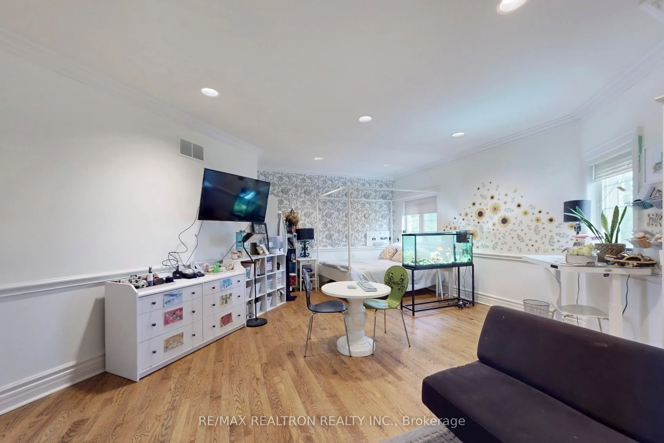 161 Renaissance Court