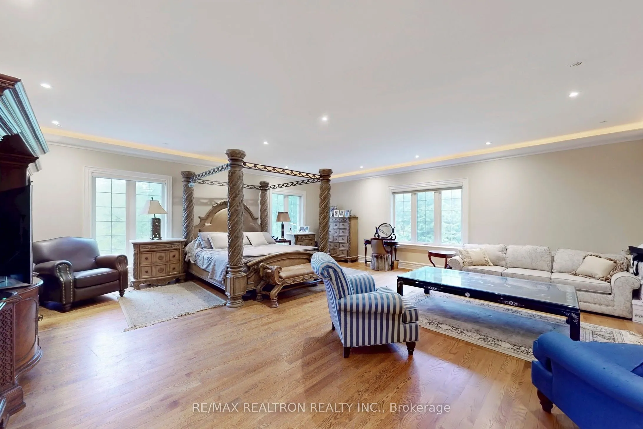 161 Renaissance Court