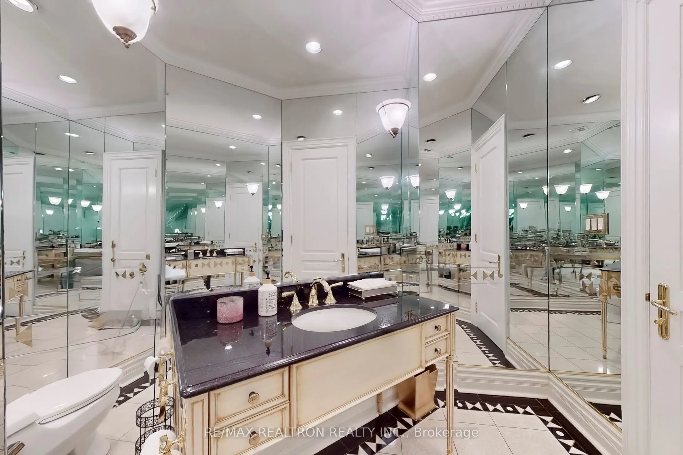 161 Renaissance Court