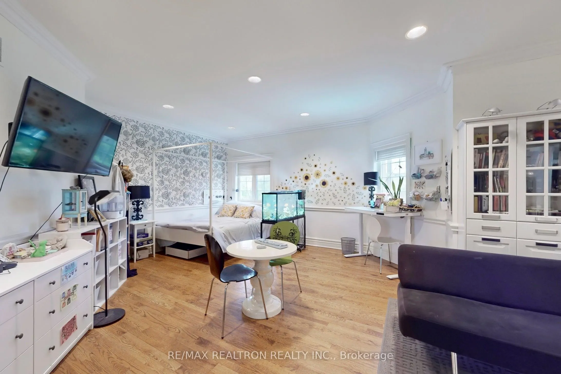 161 Renaissance Court