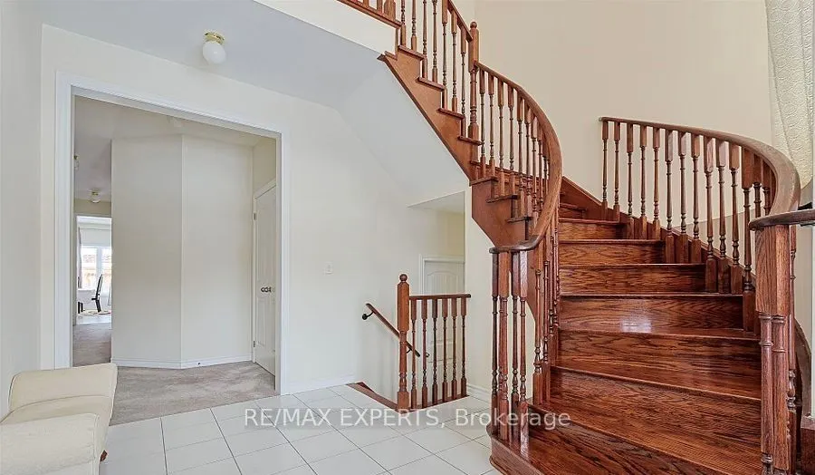 144 Gold Park Gate
