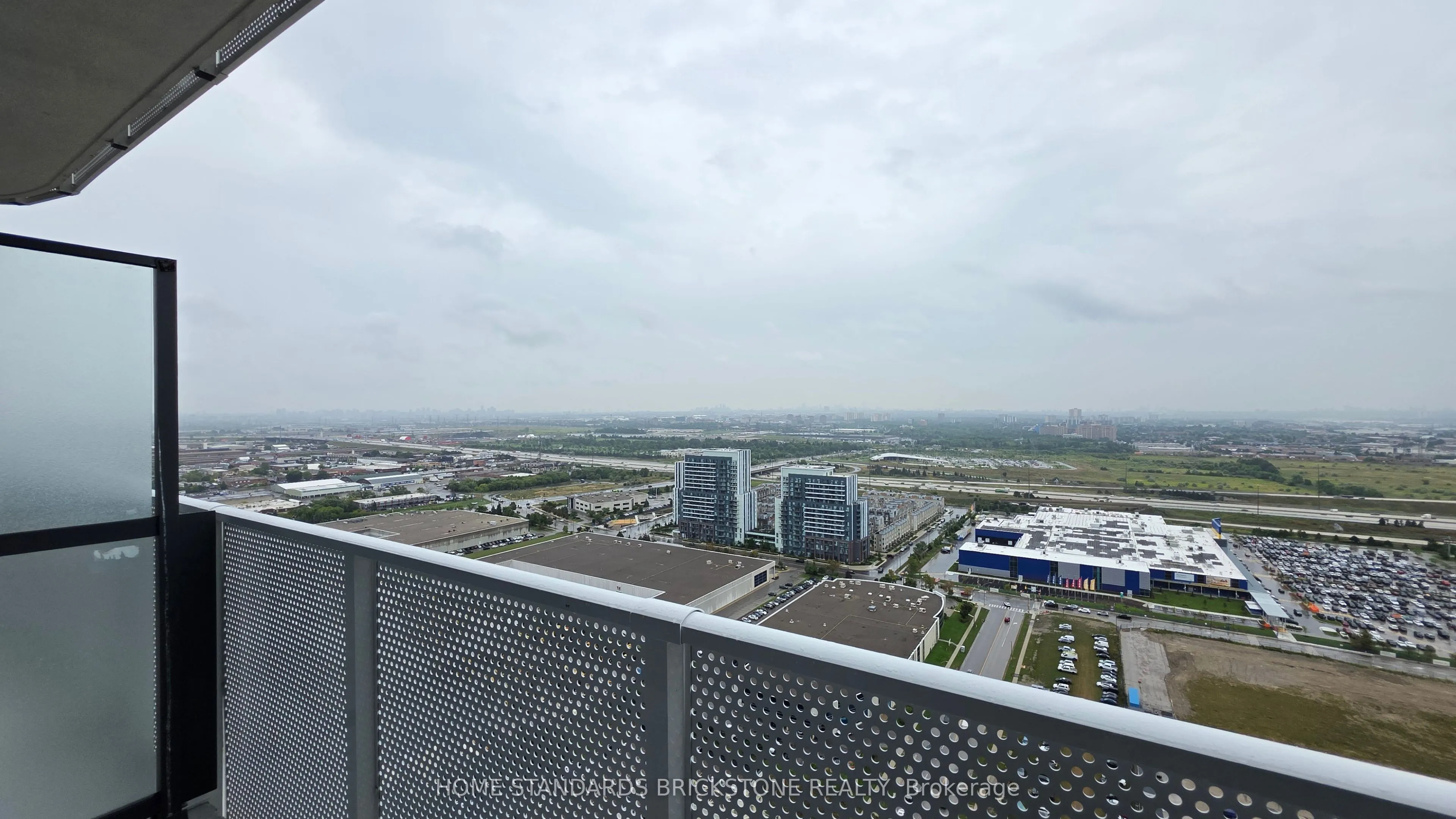 28 Interchange Way, #3711