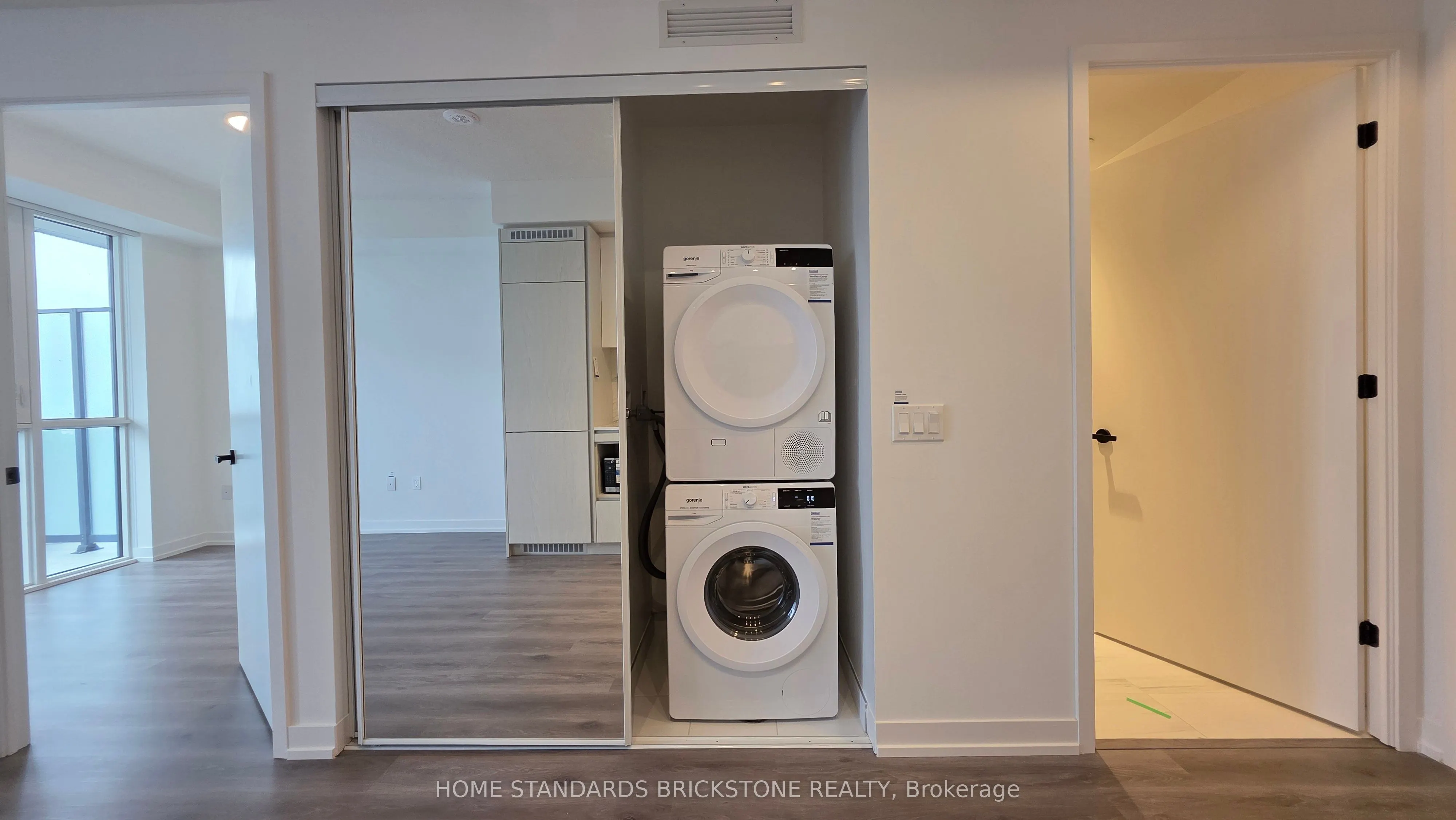28 Interchange Way, #3711