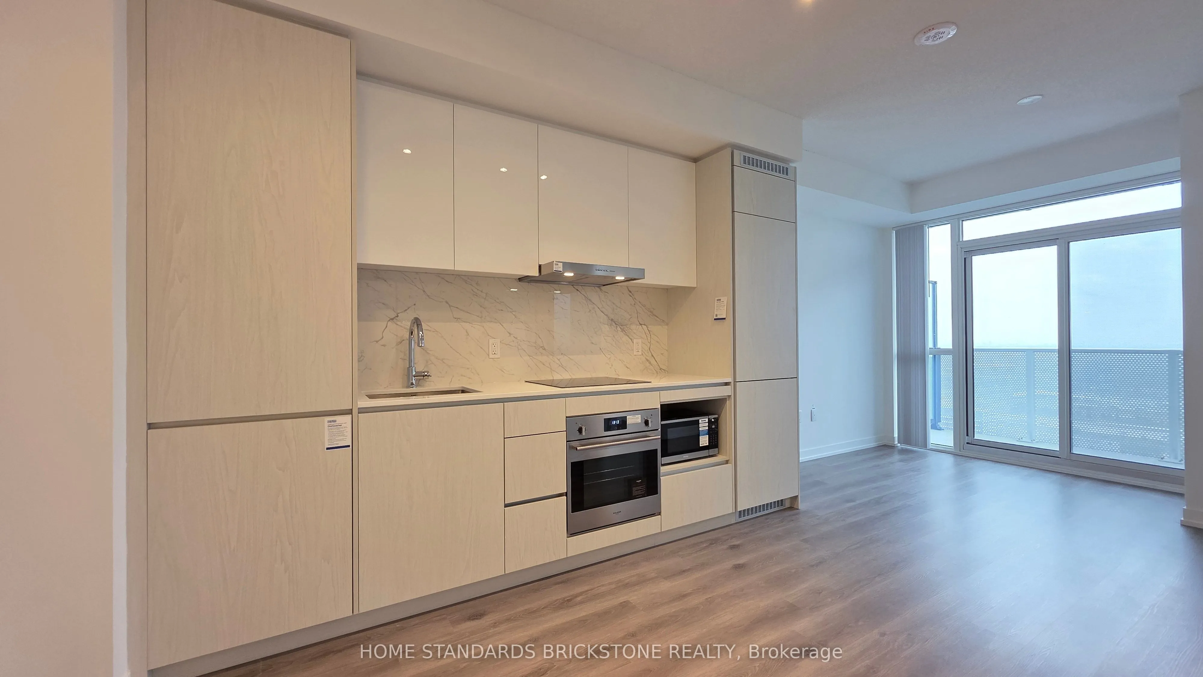 28 Interchange Way, #3711