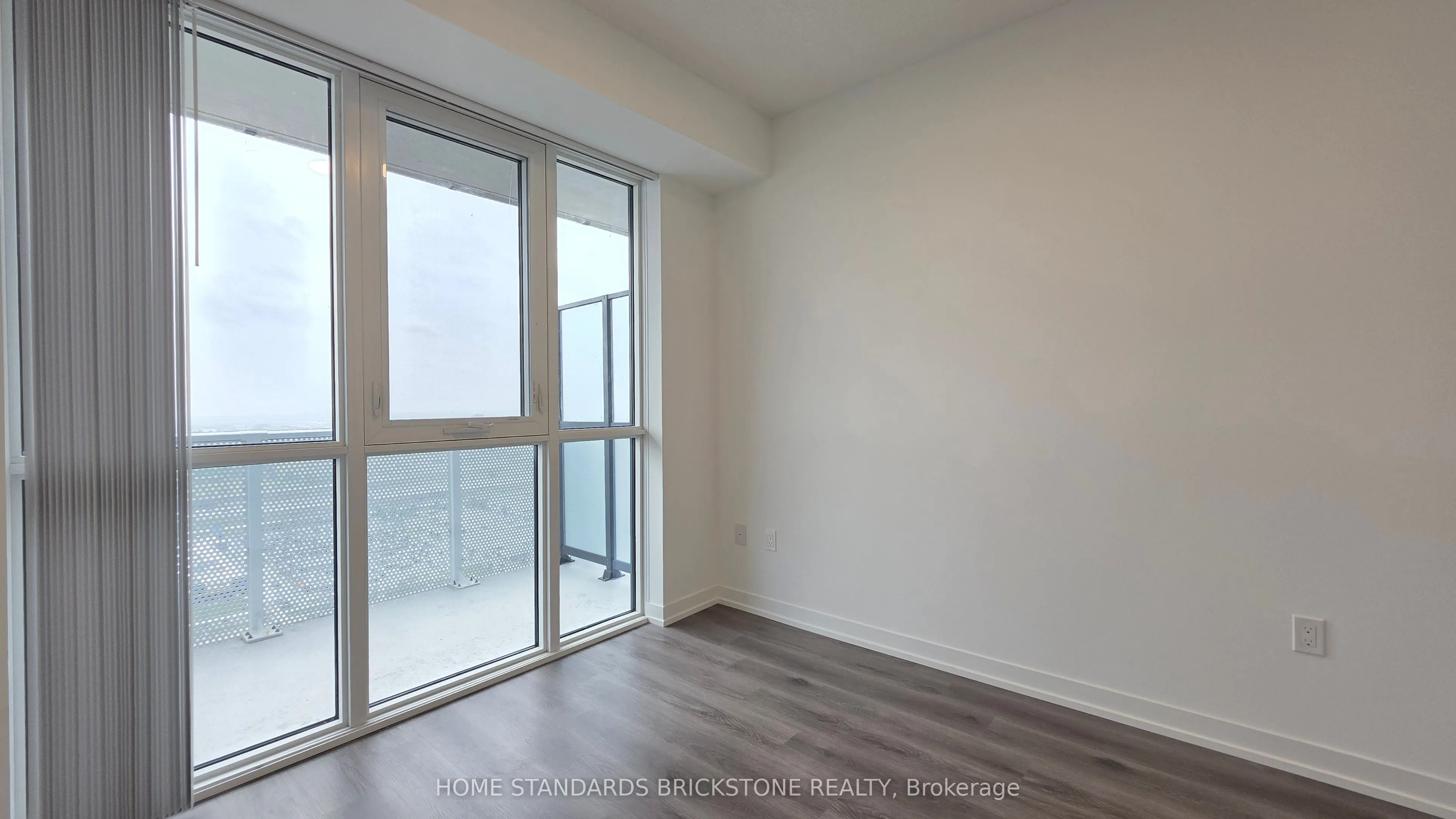 28 Interchange Way, #3711
