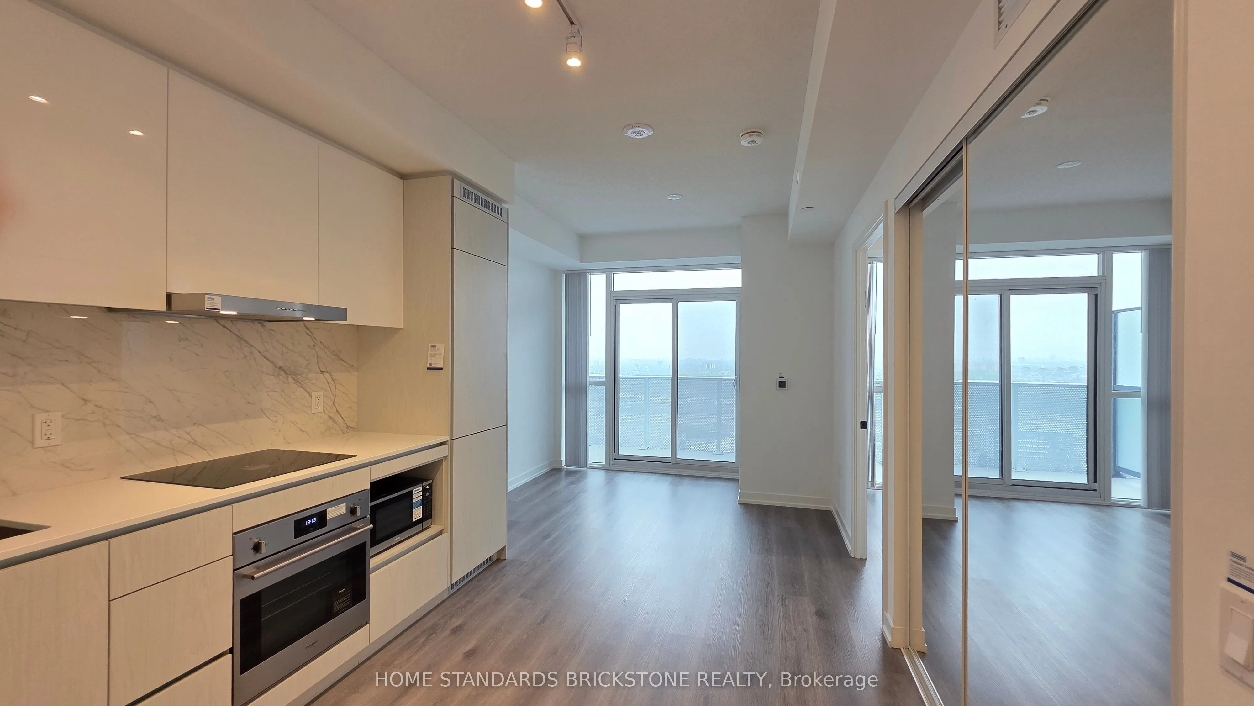 28 Interchange Way, #3711