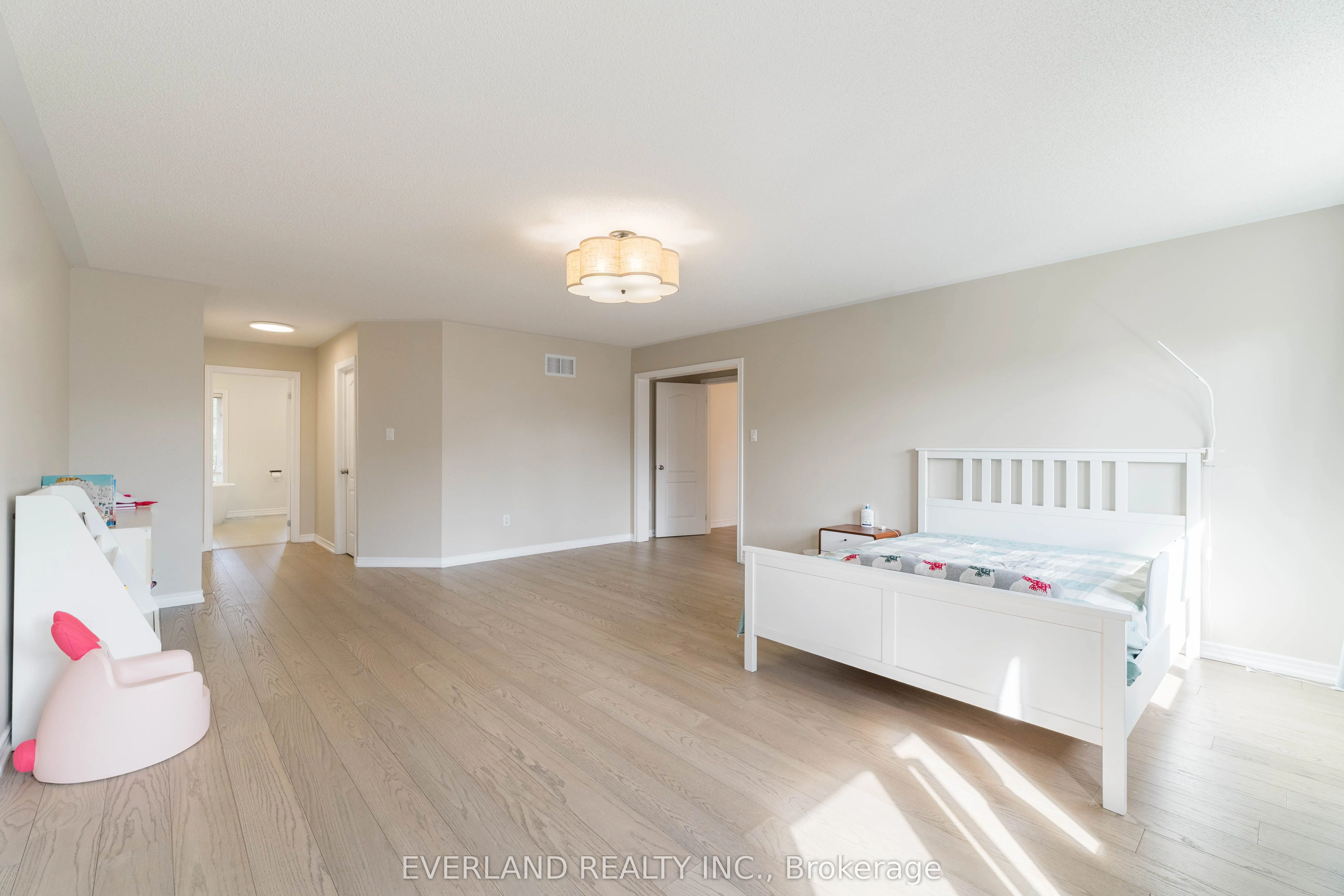 11 Limelight Street