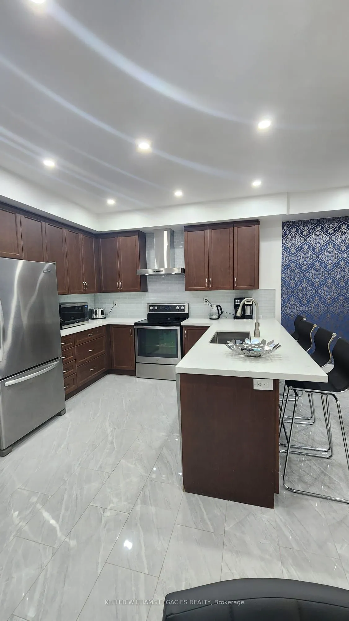9601 Jane Street, #6