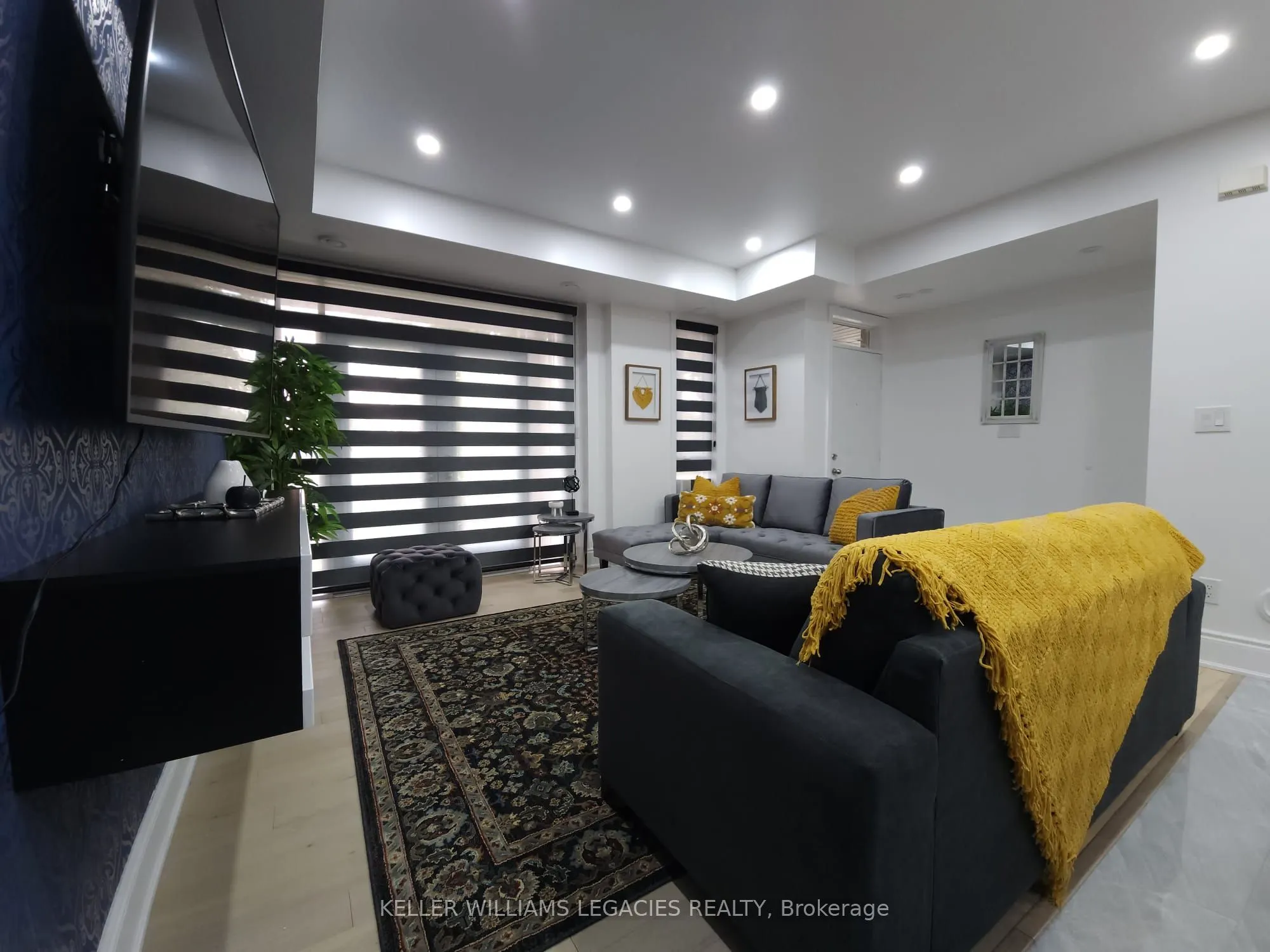 9601 Jane Street, #6