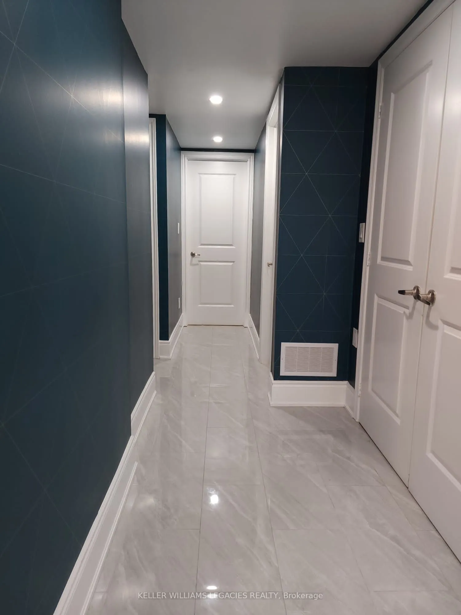 9601 Jane Street, #6