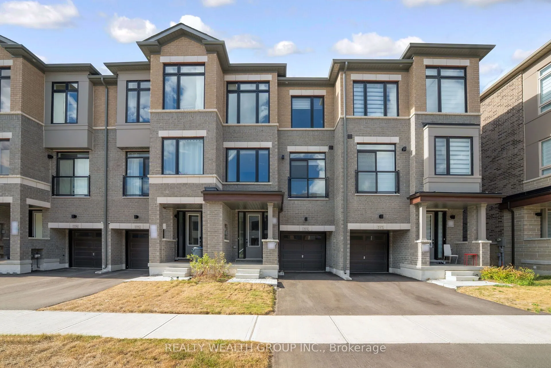 221 Tennant Circle