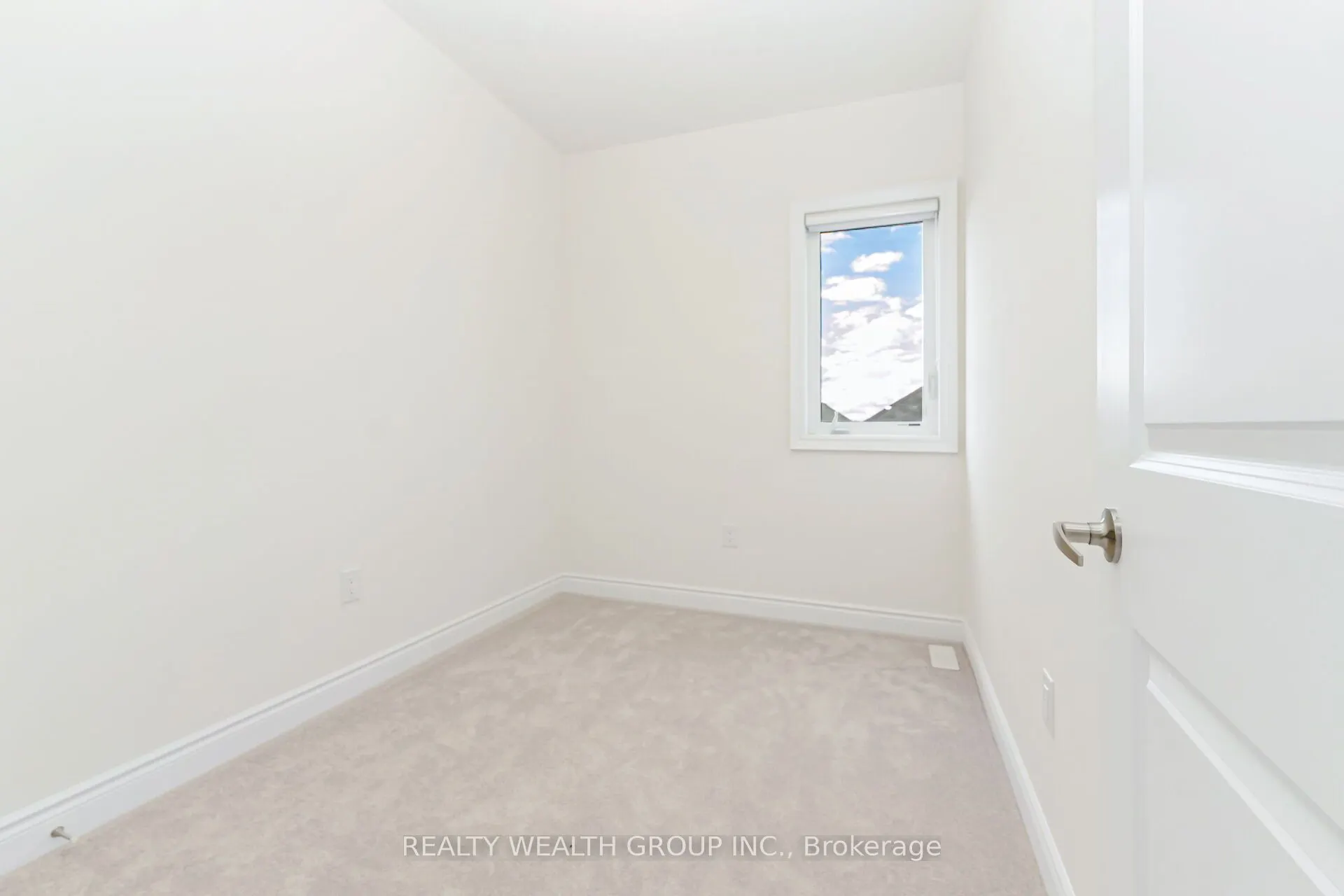 221 Tennant Circle