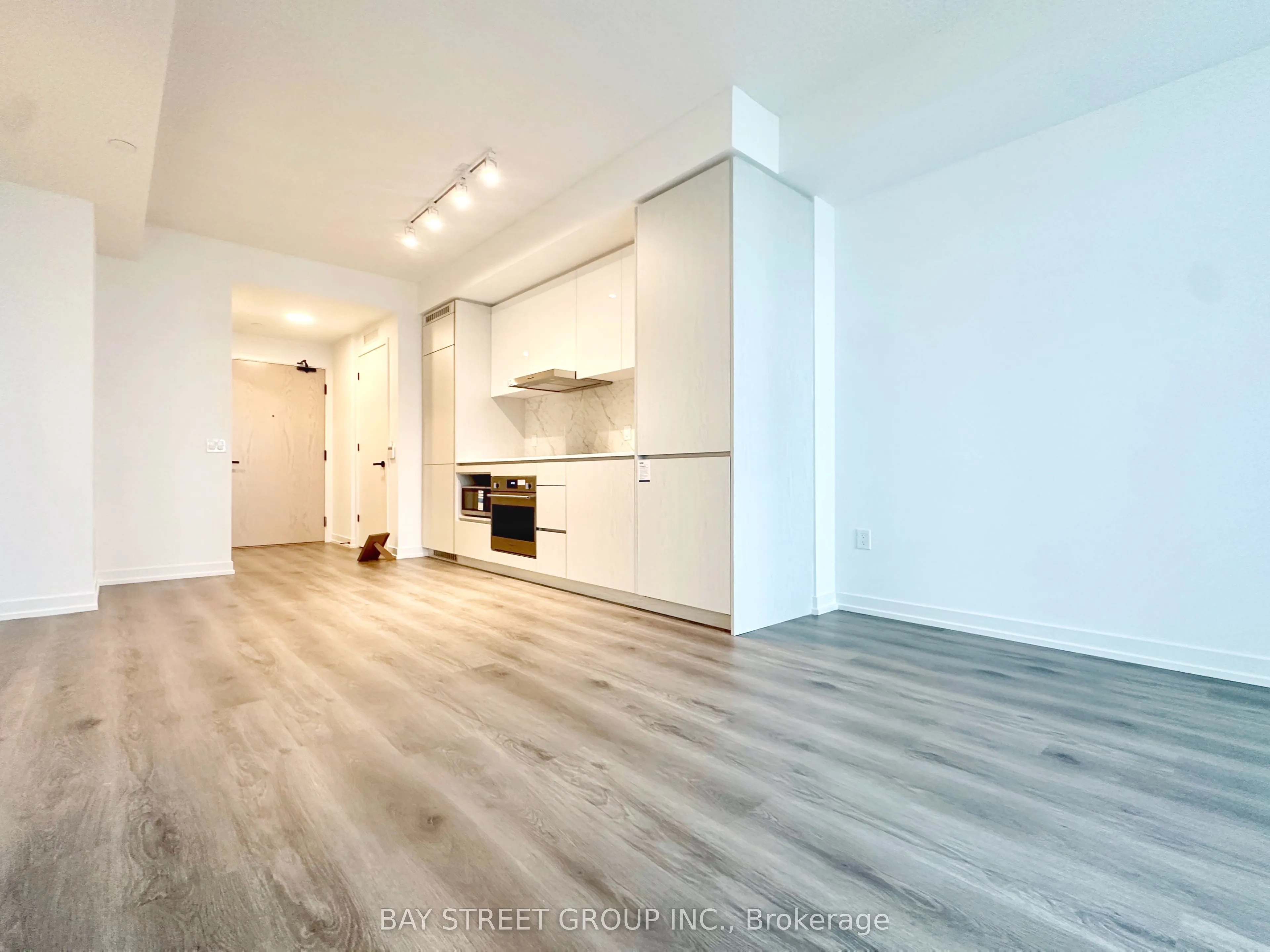 28 Interchange Way, #4102