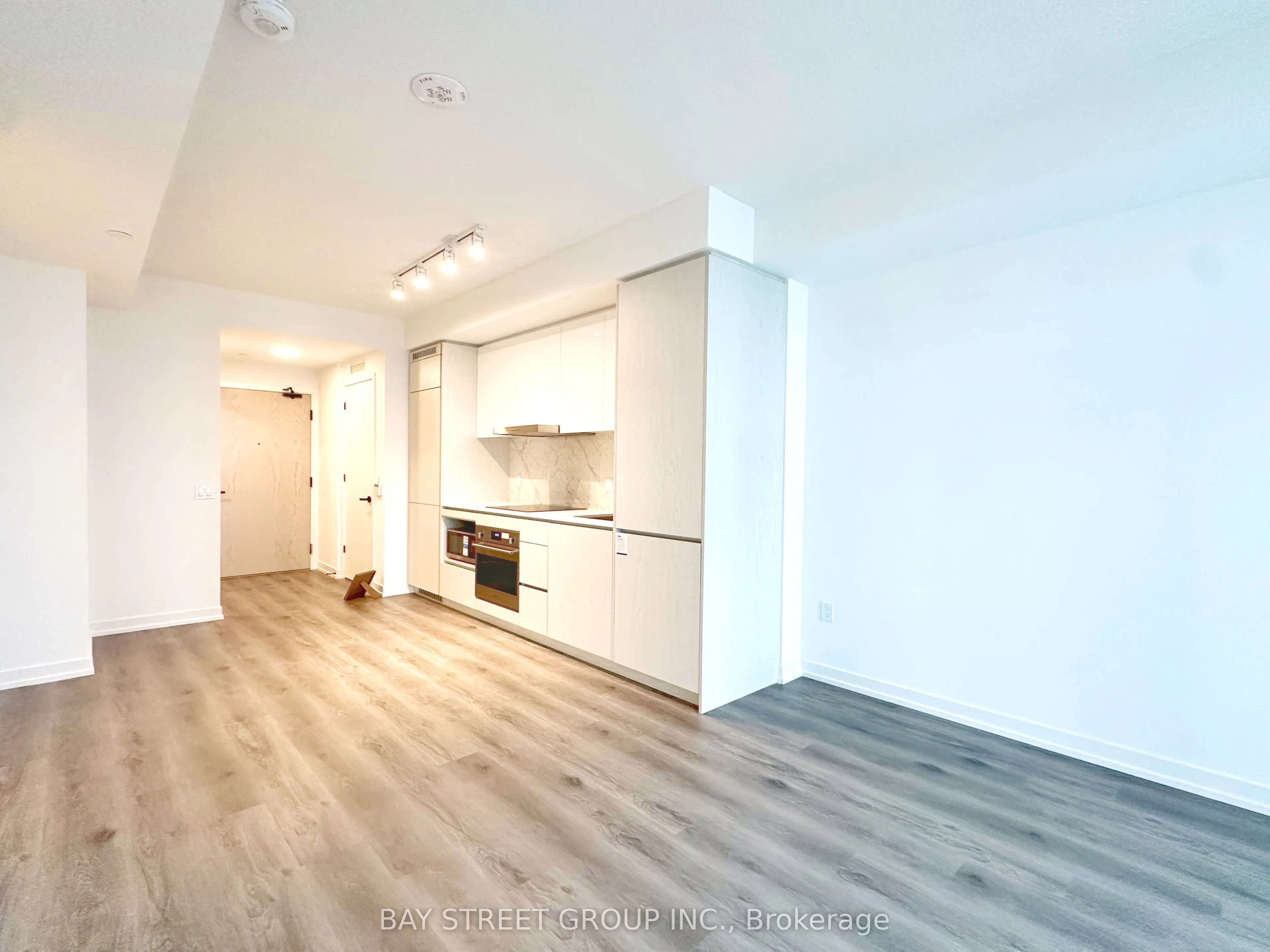 28 Interchange Way, #4102