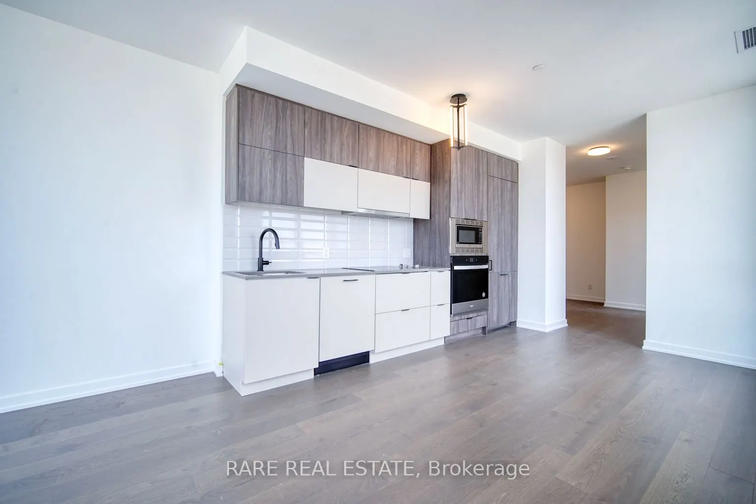 8888 Yonge Street, #722