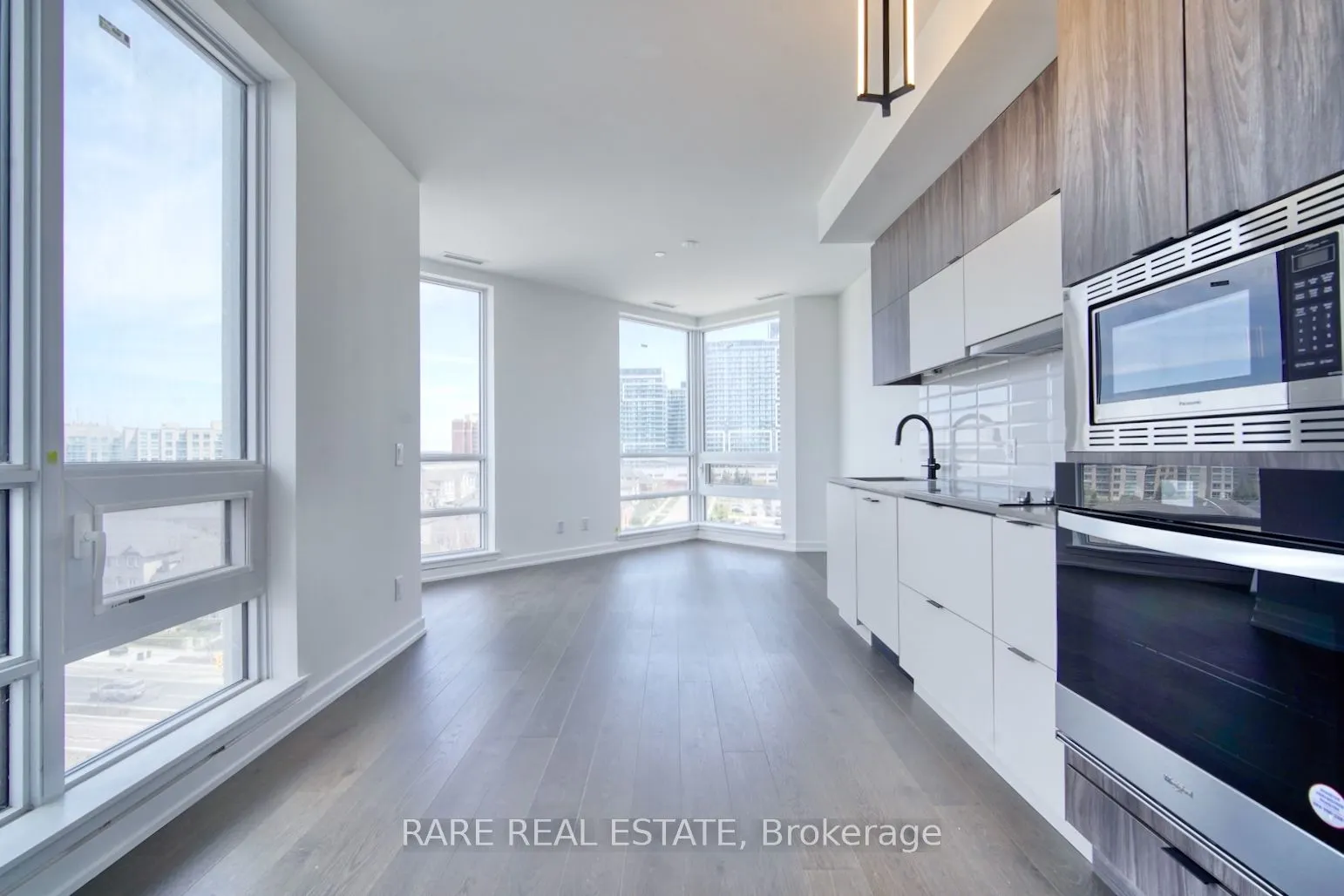 8888 Yonge Street, #722