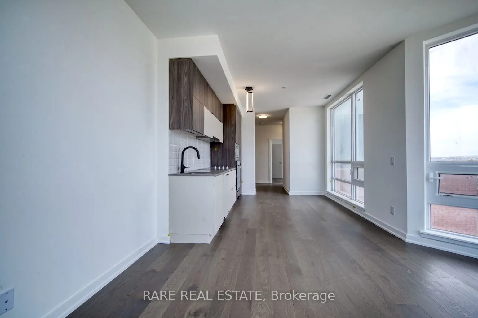 8888 Yonge Street, #722