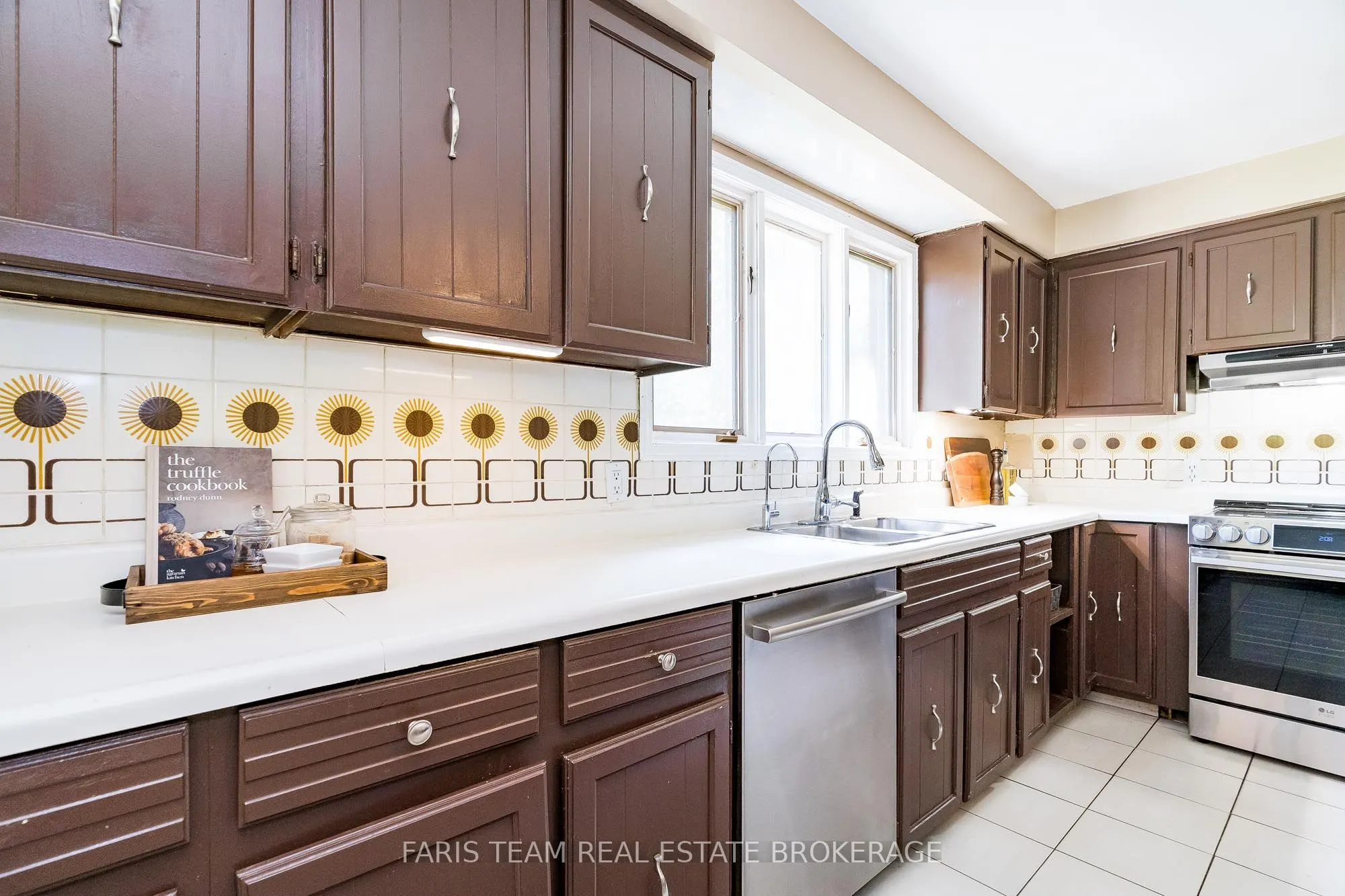 175 South Summit Farm Road