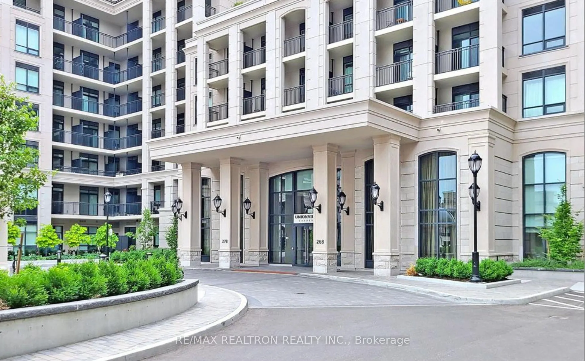 268 Buchanan Drive, #821W