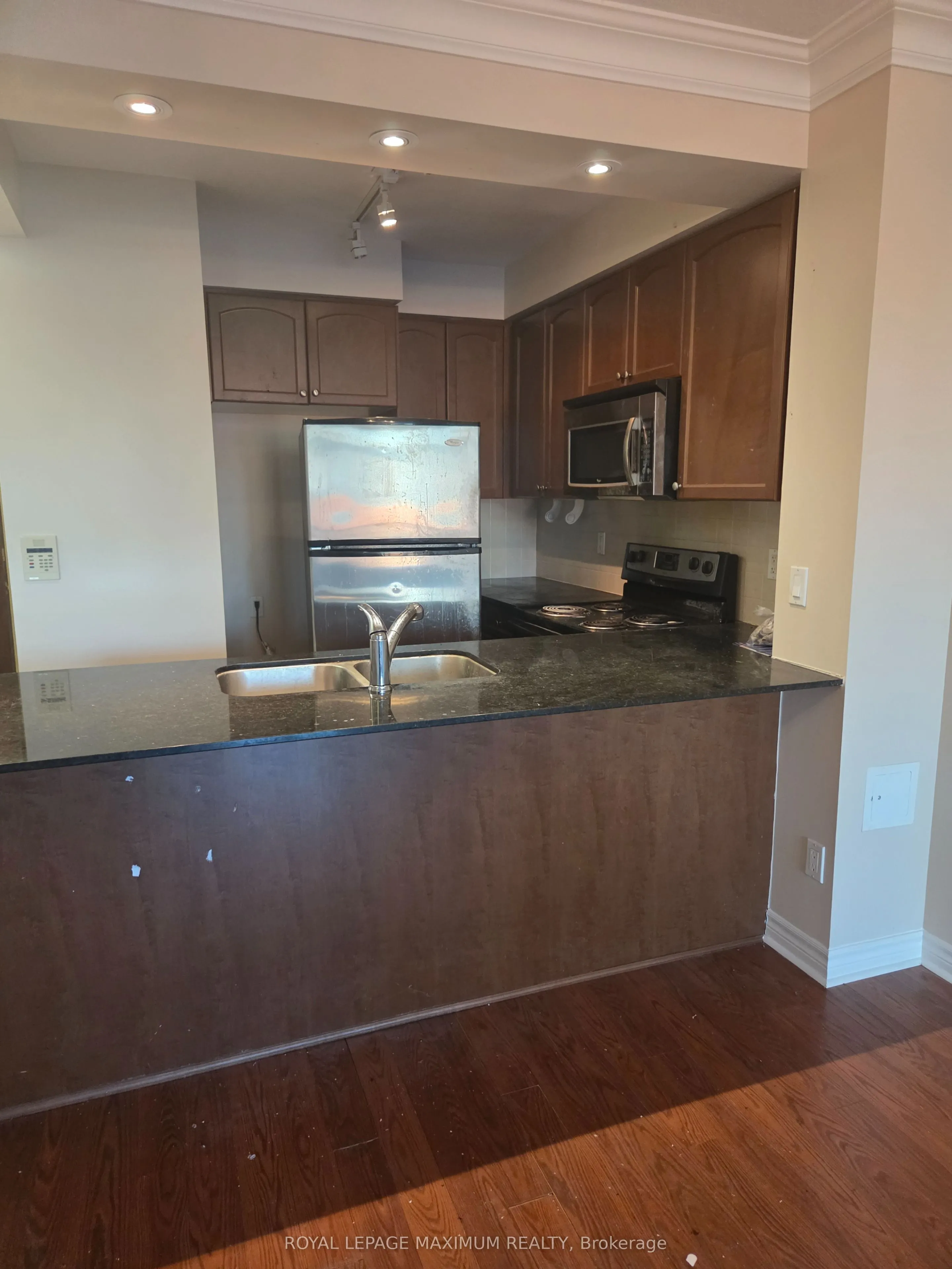 88 Promenade Circle, #302