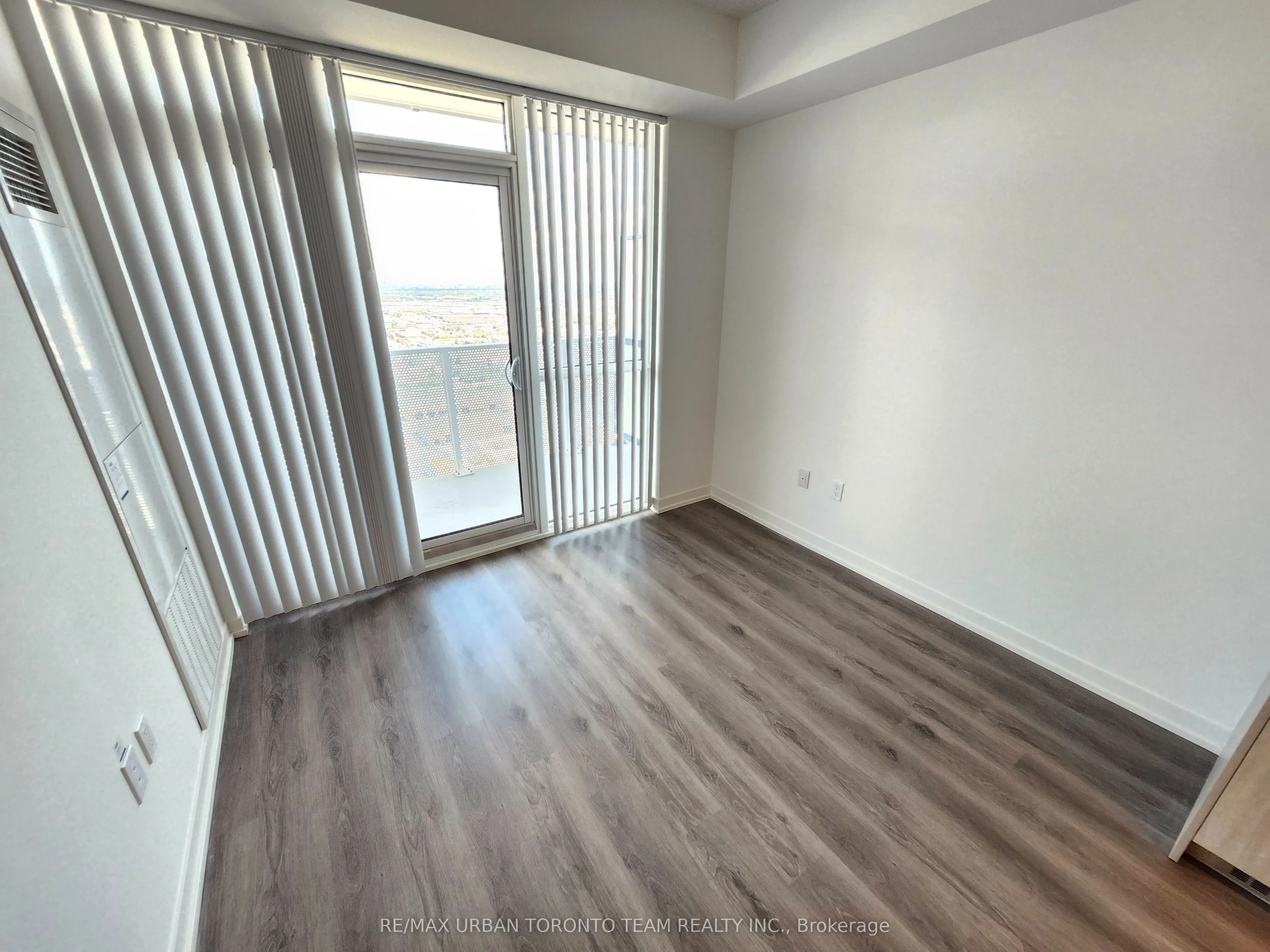 28 Interchange Way, #4008