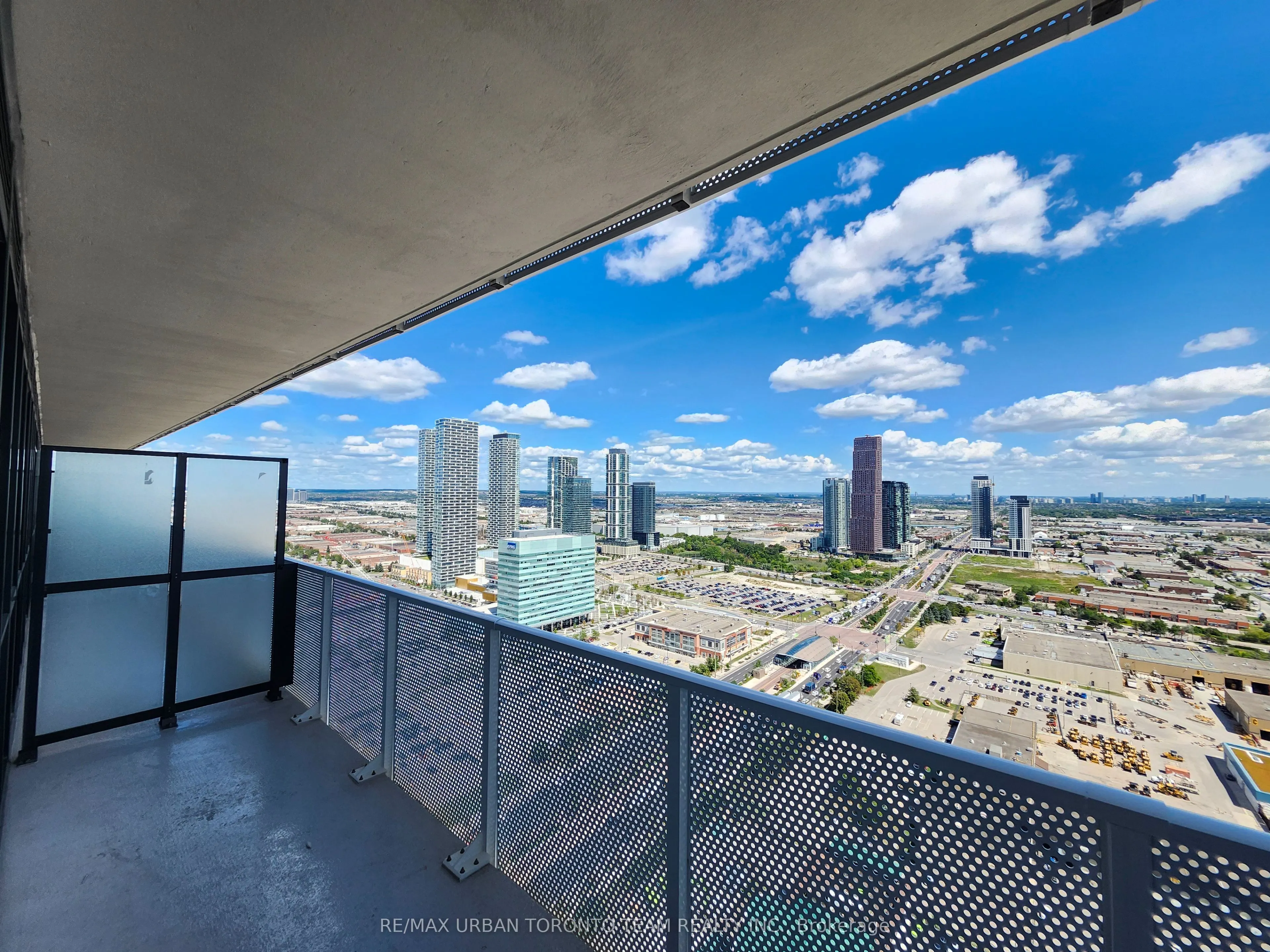 28 Interchange Way, #4008