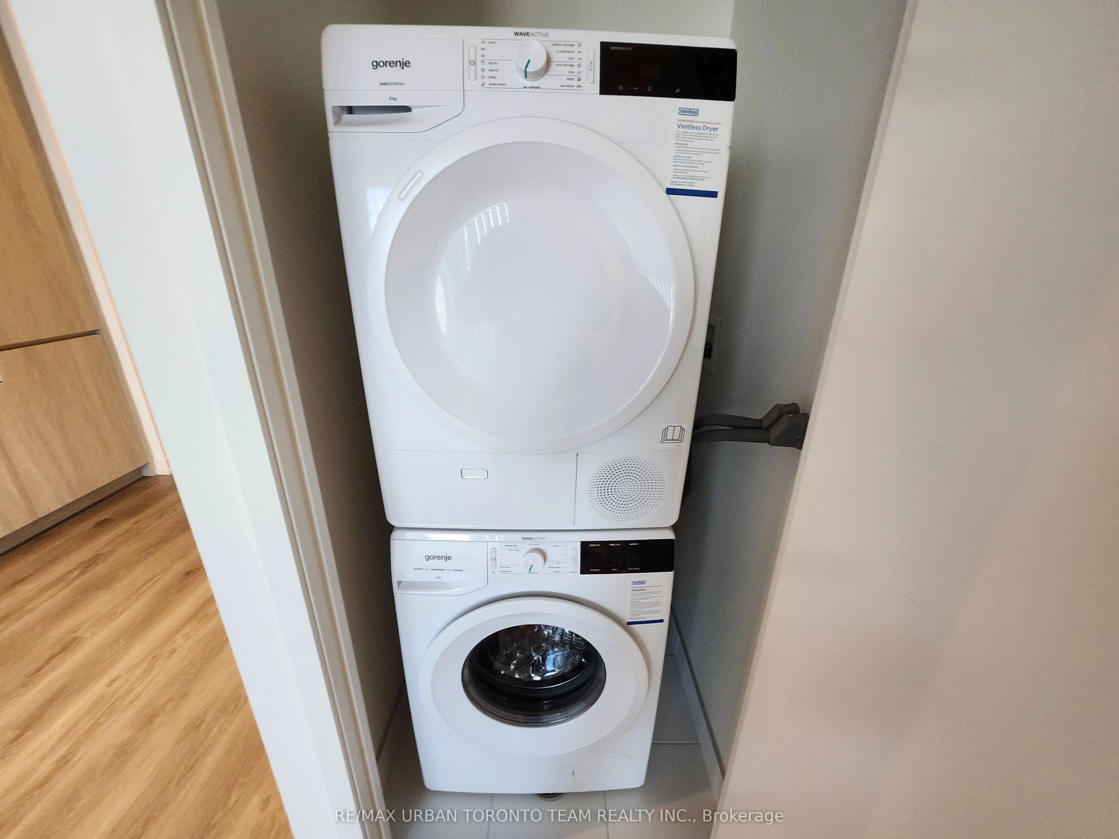 28 Interchange Way, #4008