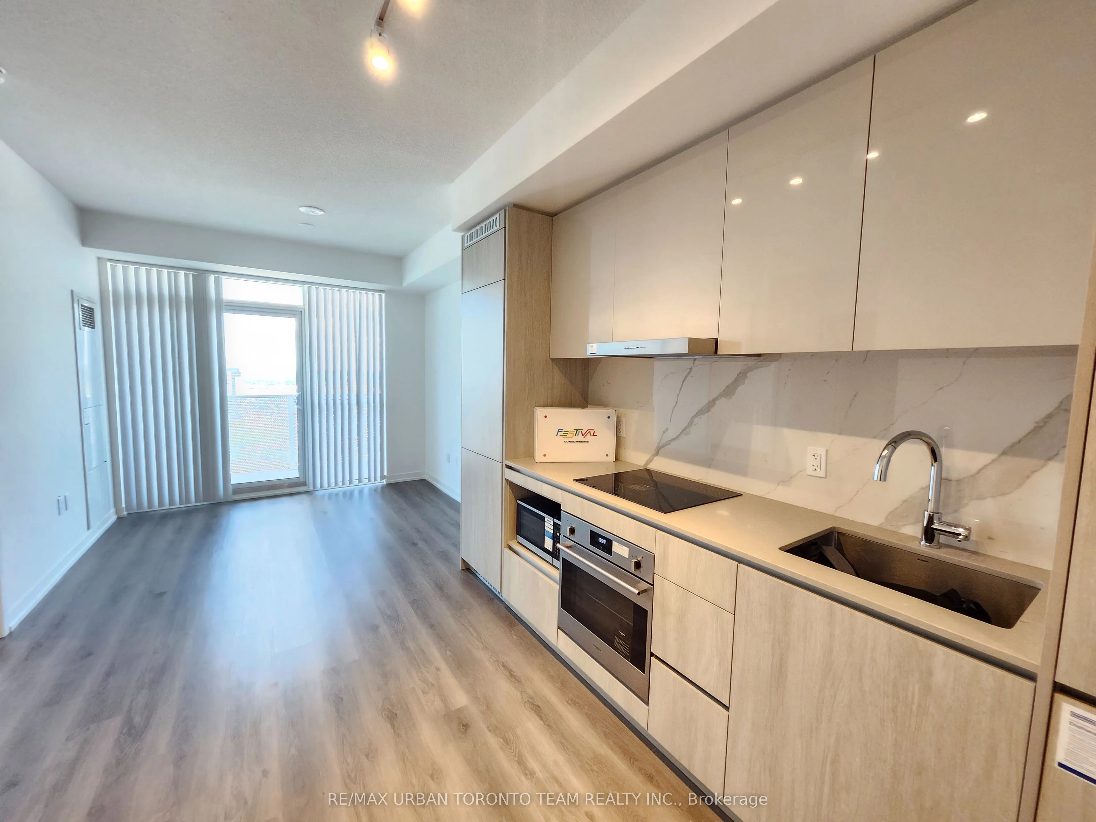 28 Interchange Way, #4008