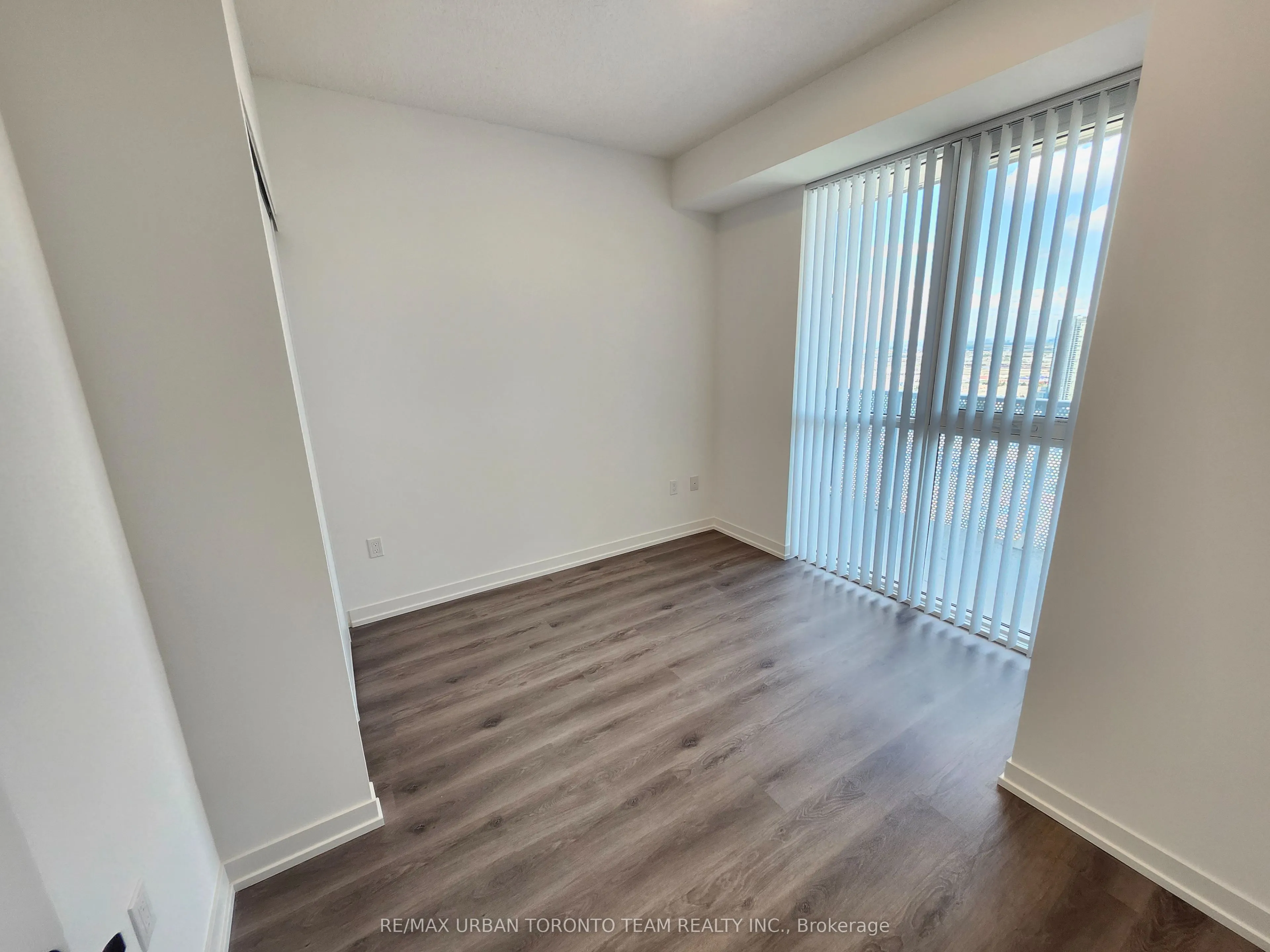 28 Interchange Way, #4008