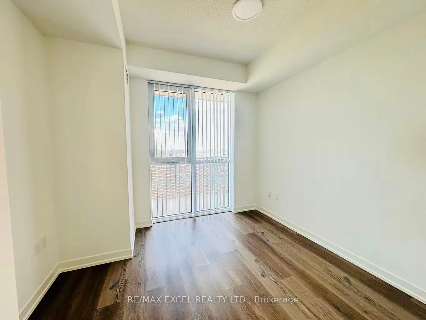 28 Interchange Way, #3906