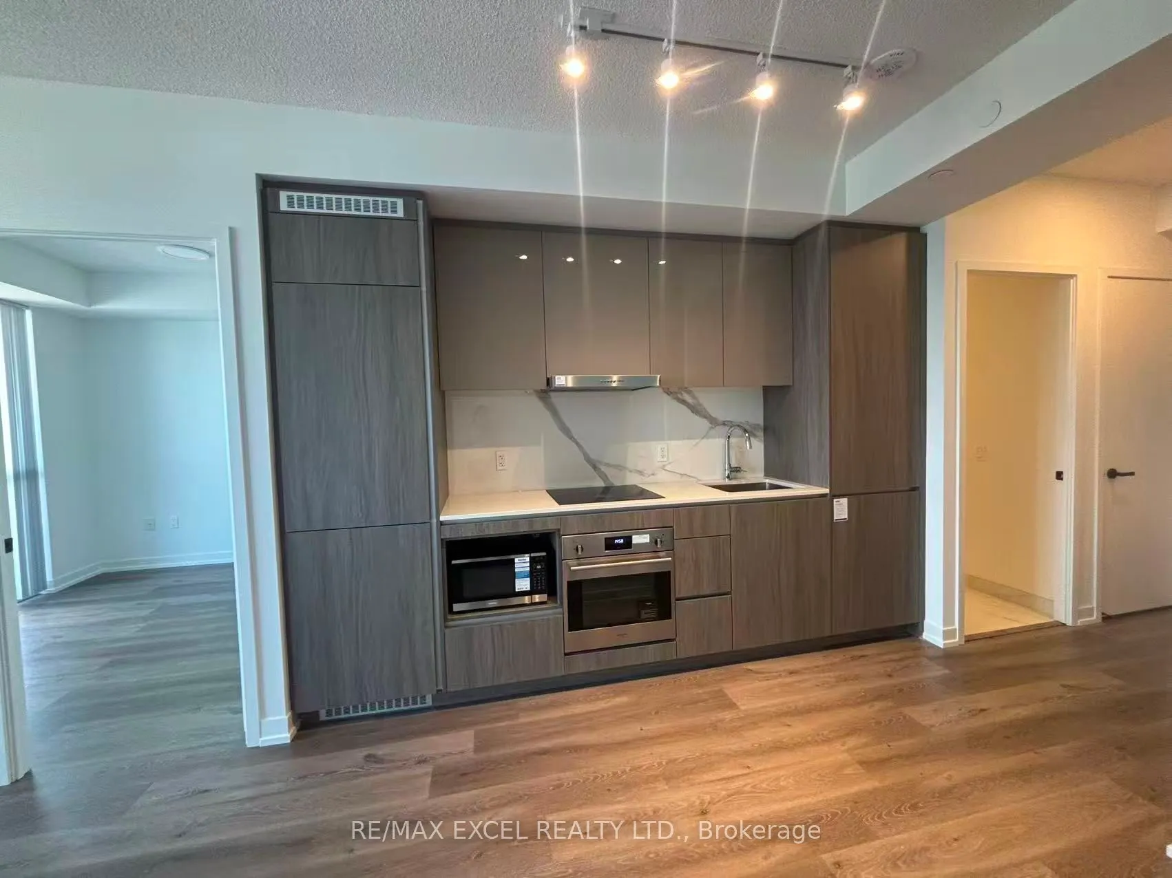 28 Interchange Way, #3906