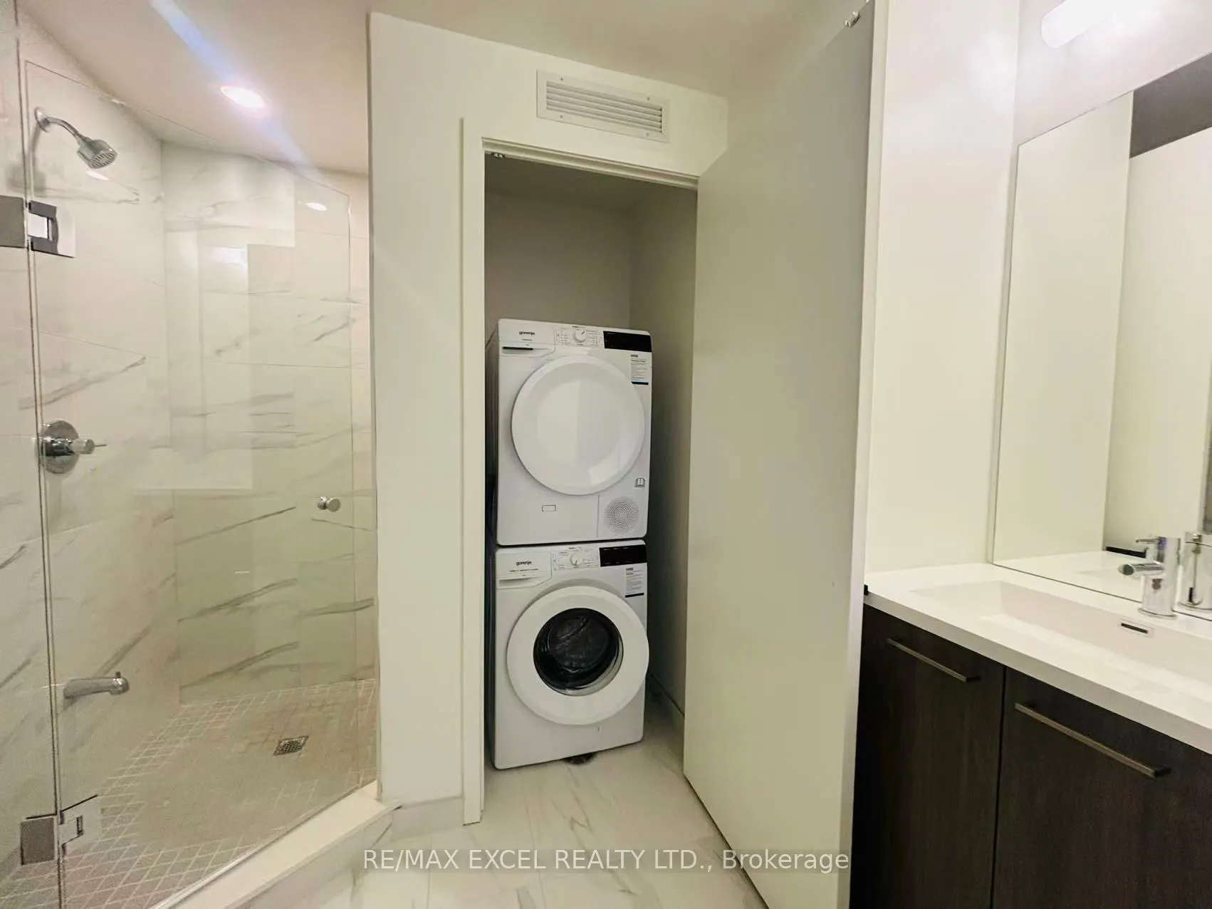 28 Interchange Way, #3906