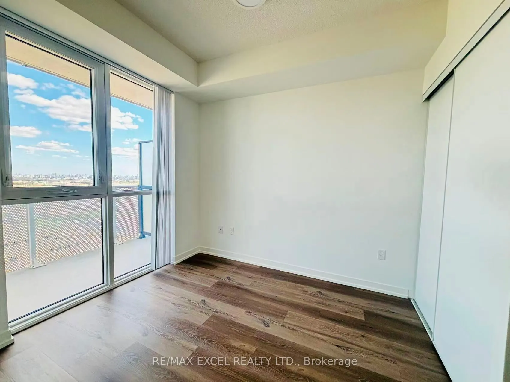 28 Interchange Way, #3906