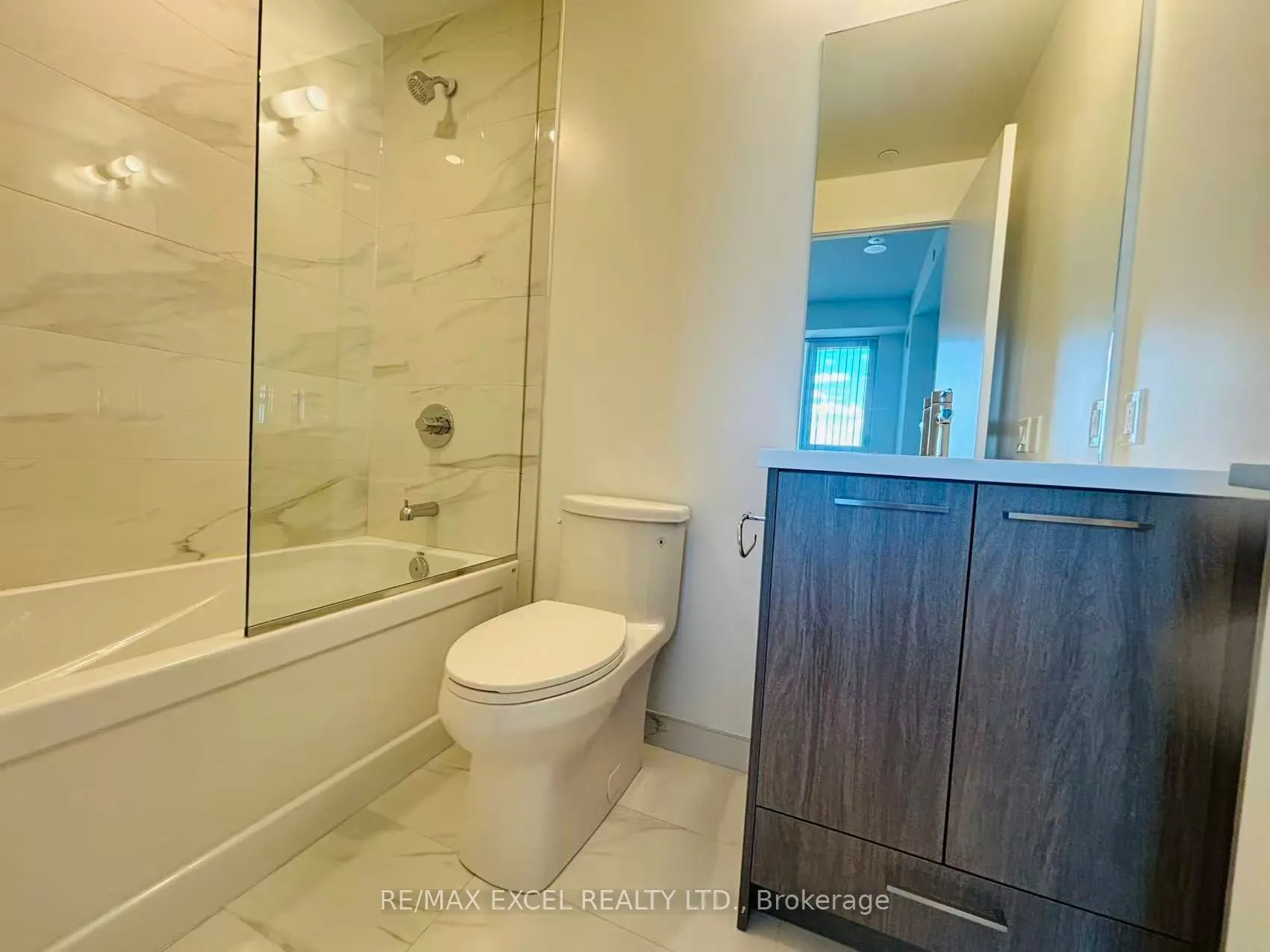 28 Interchange Way, #3906