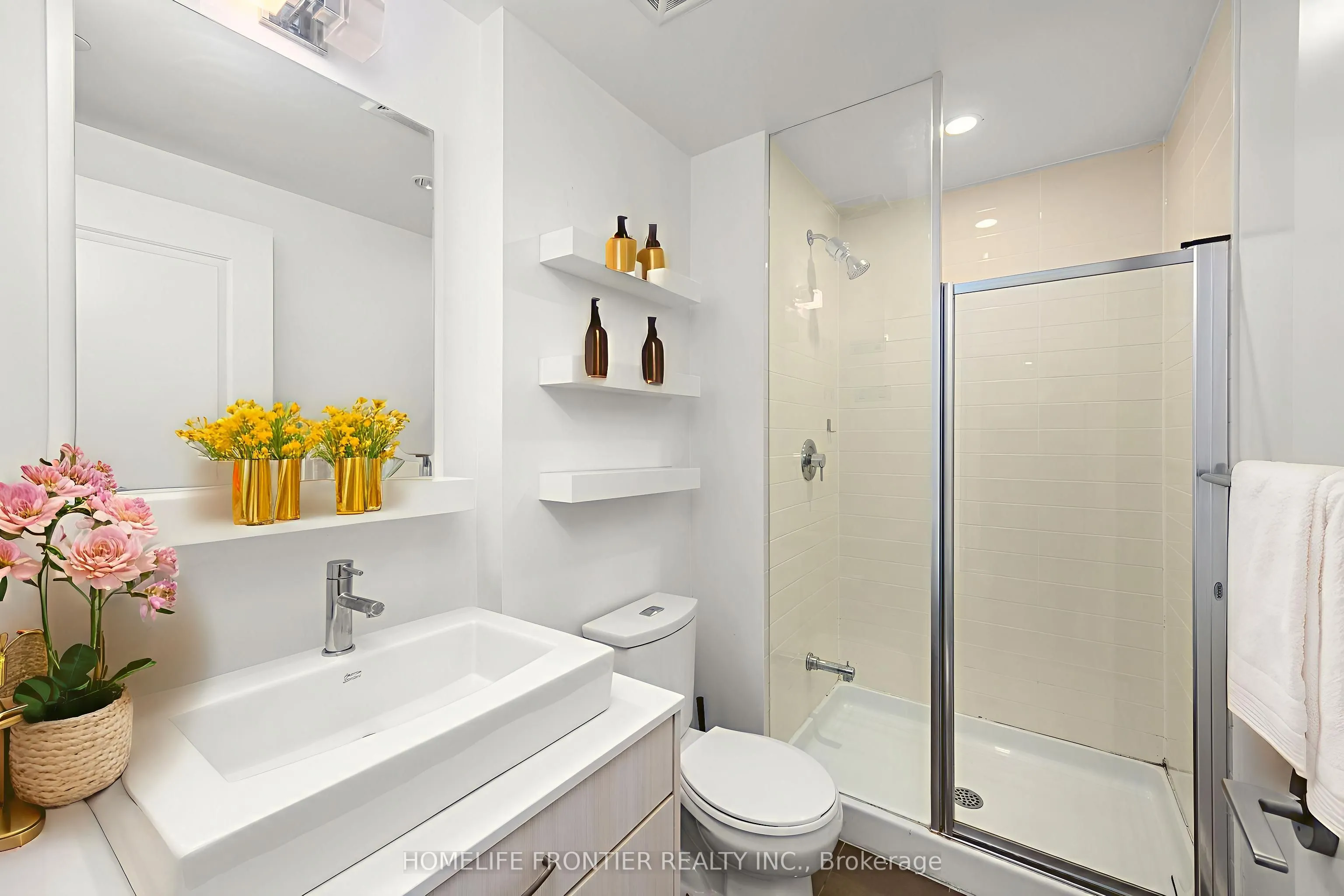9191 Yonge Street, #SW404