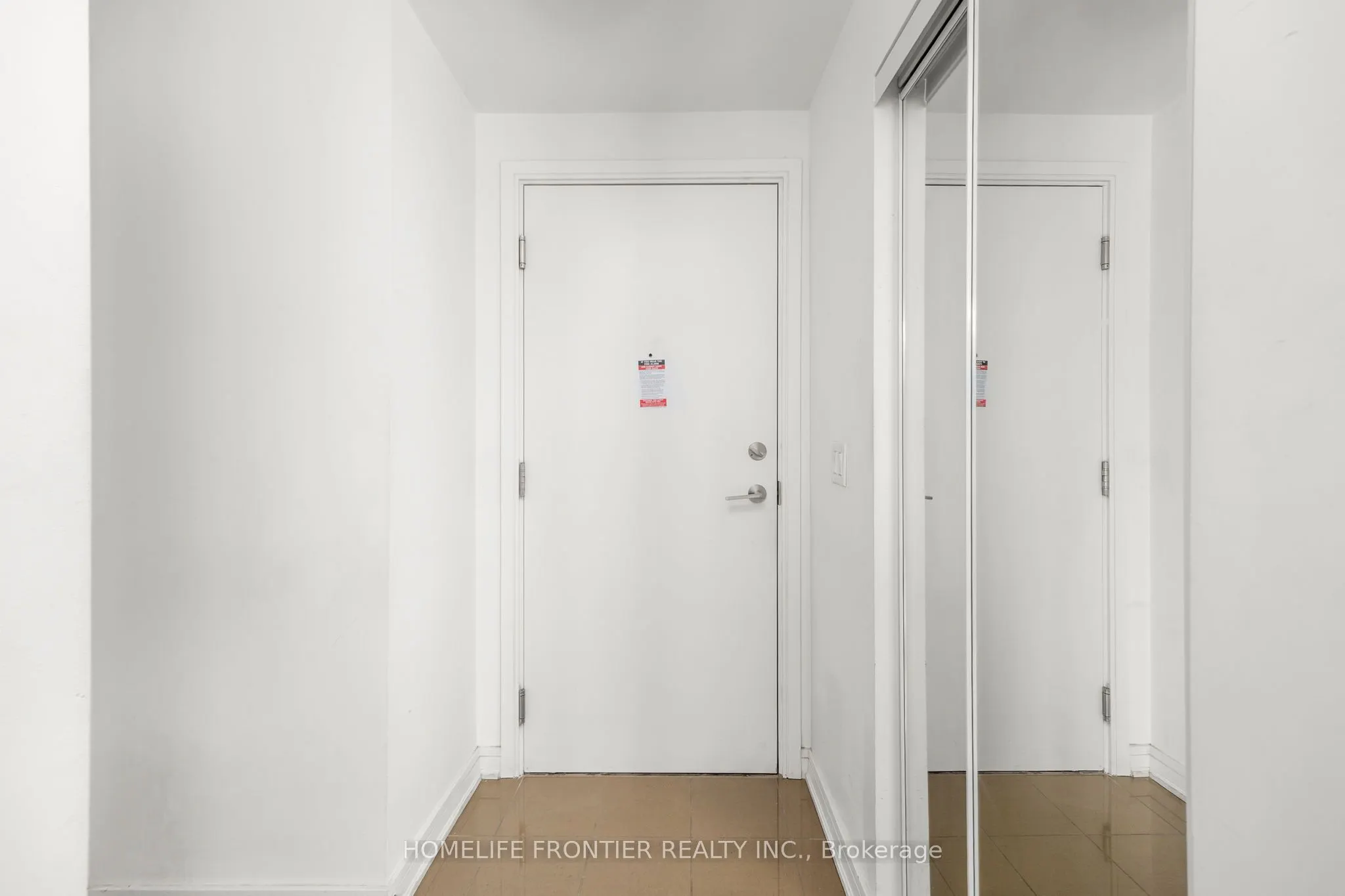 9191 Yonge Street, #SW404
