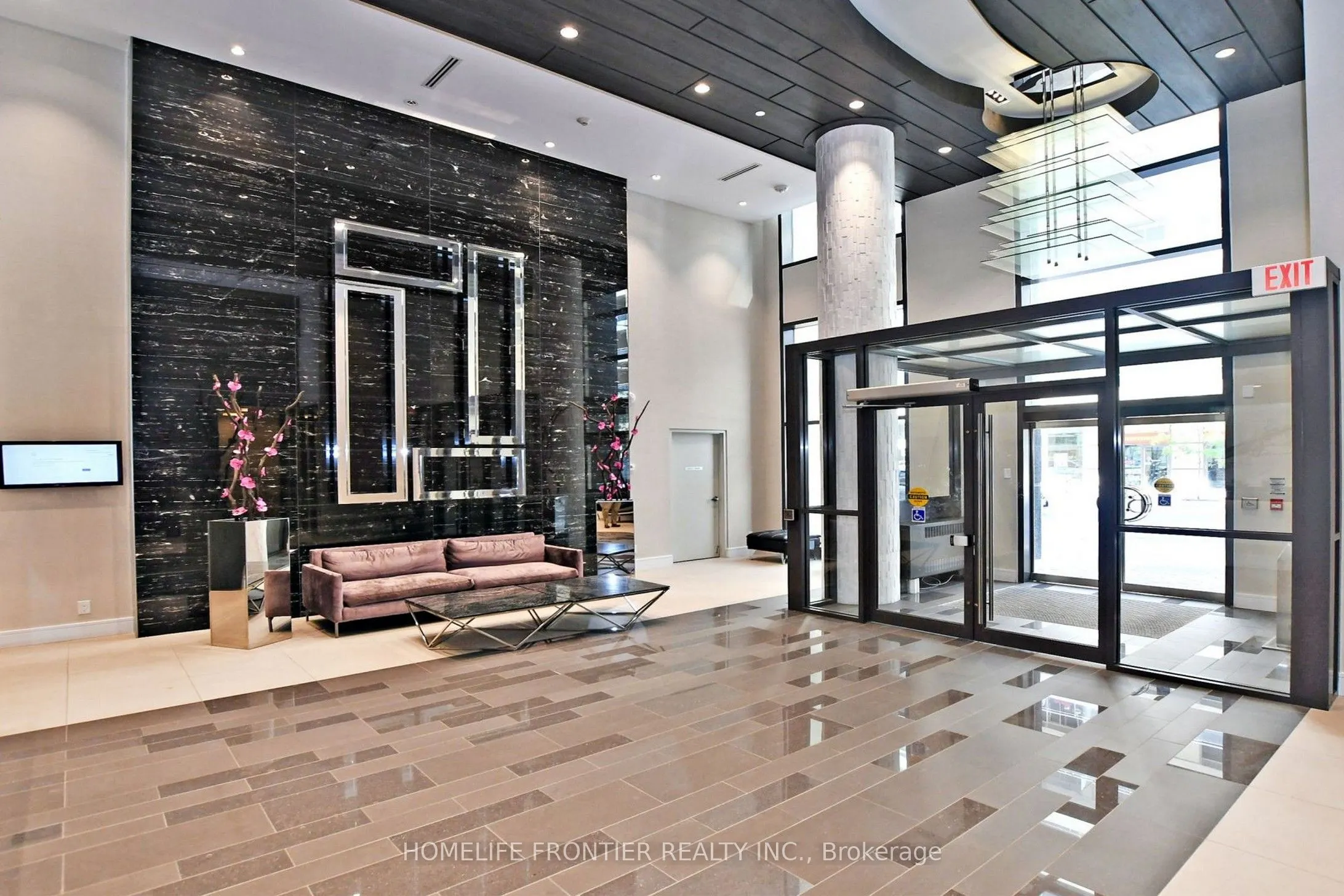 9191 Yonge Street, #SW404