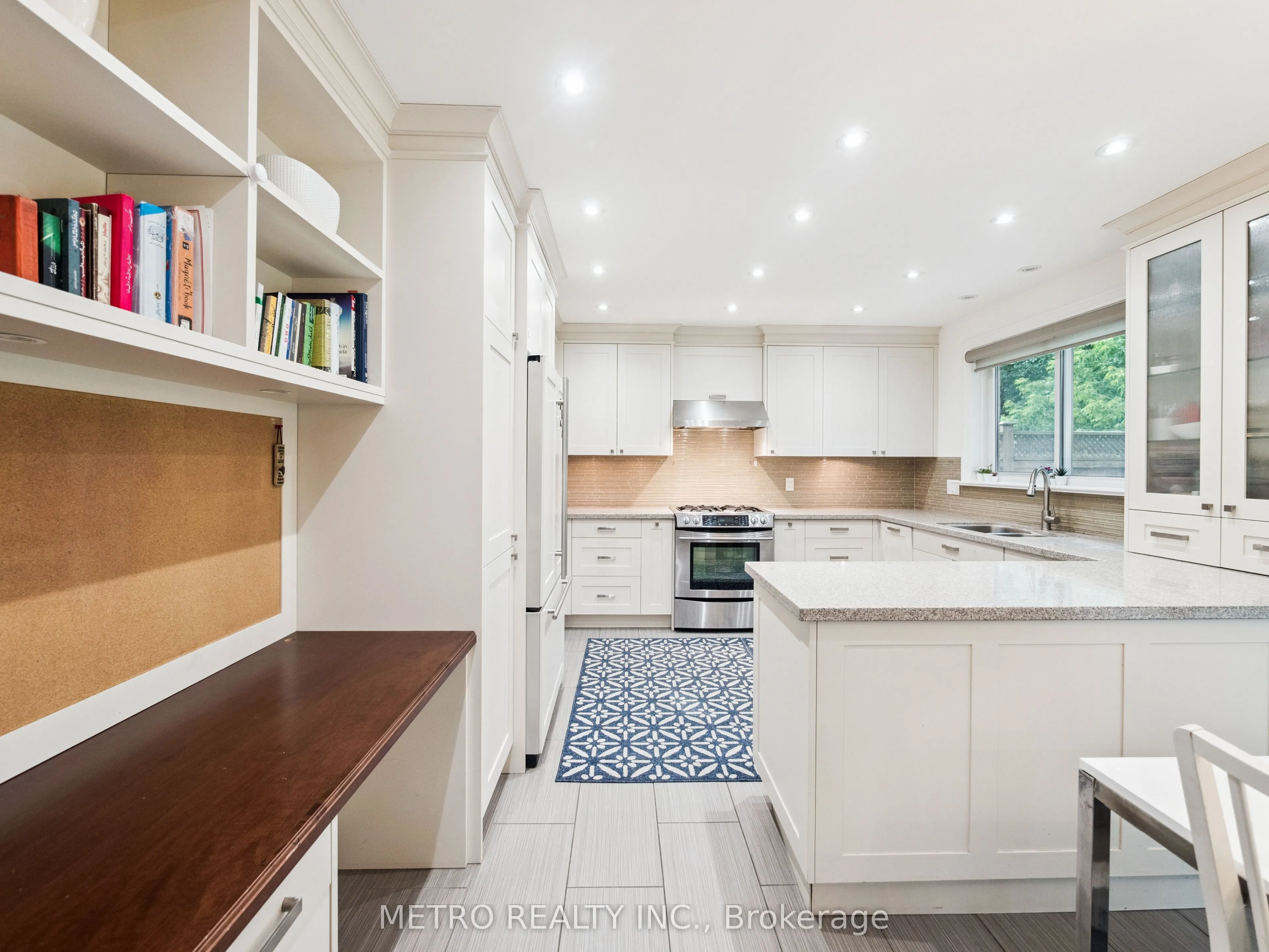 14 Village Squire Lane